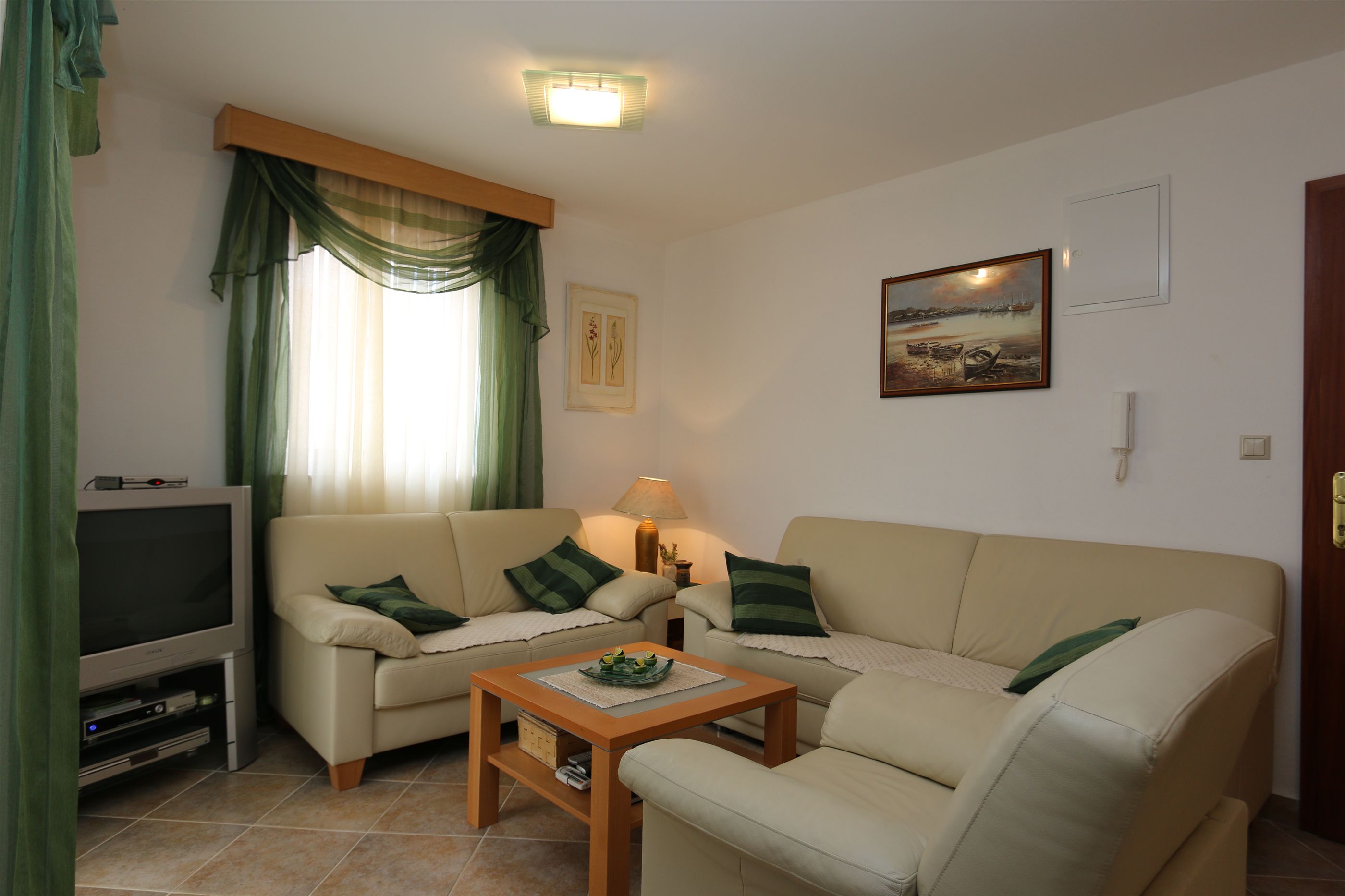 Apartment Bensak 10036-A1