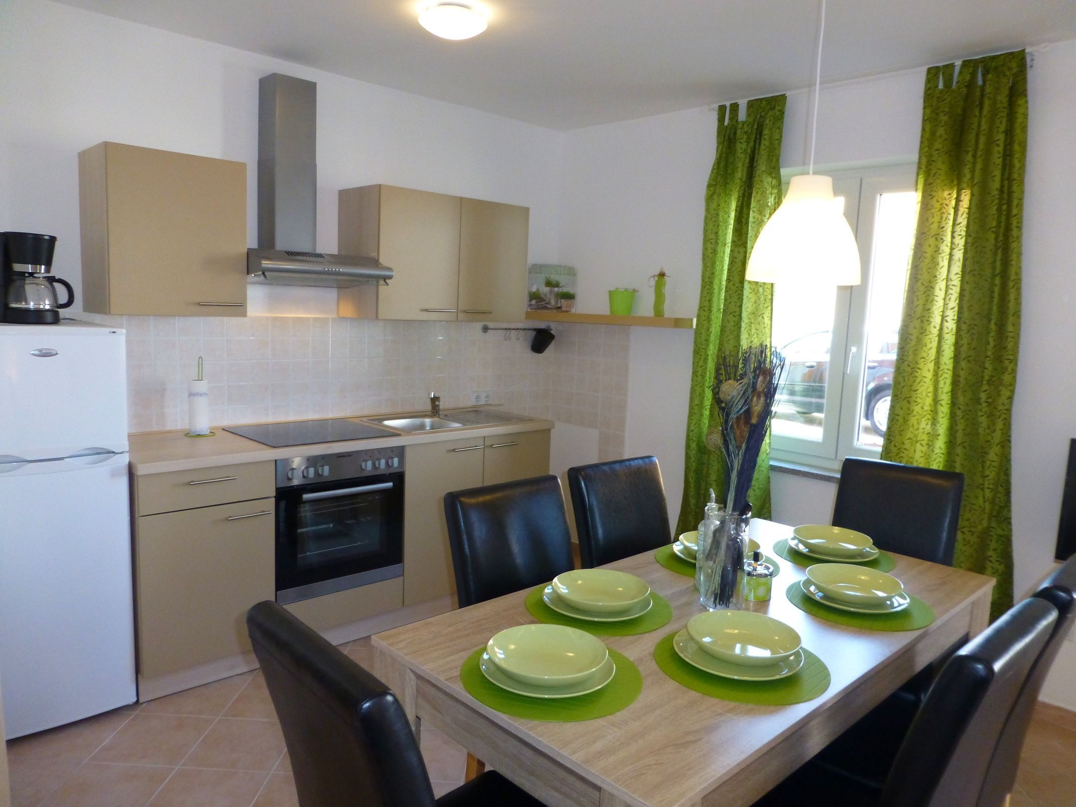 Apartments Kvesic 10012-A2