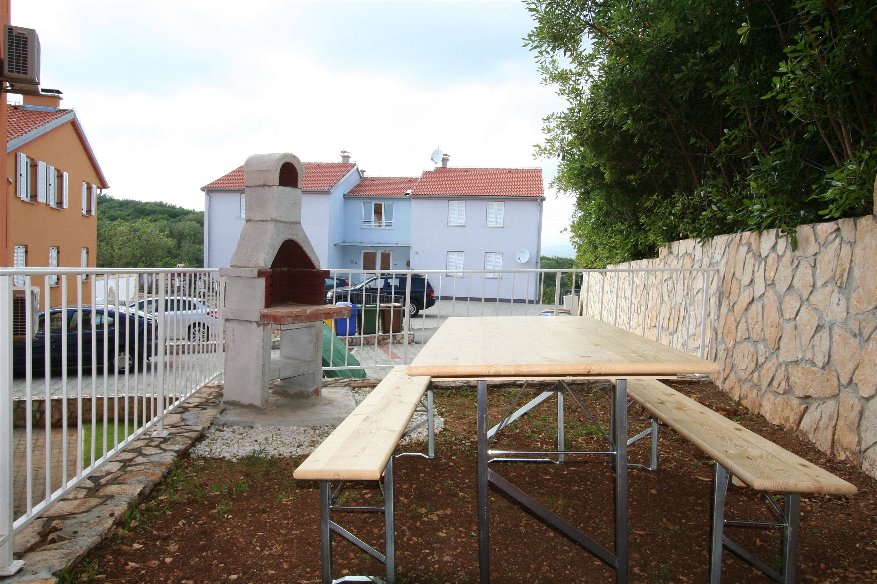 Apartments Kvesic 10012-A2
