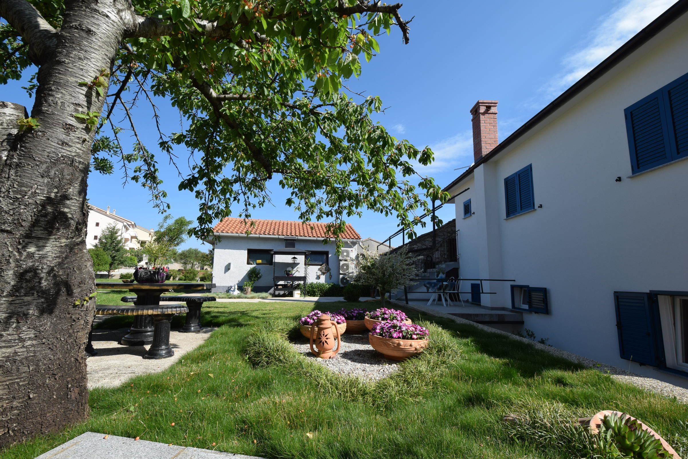 Apartments Silvijo 94090-A1