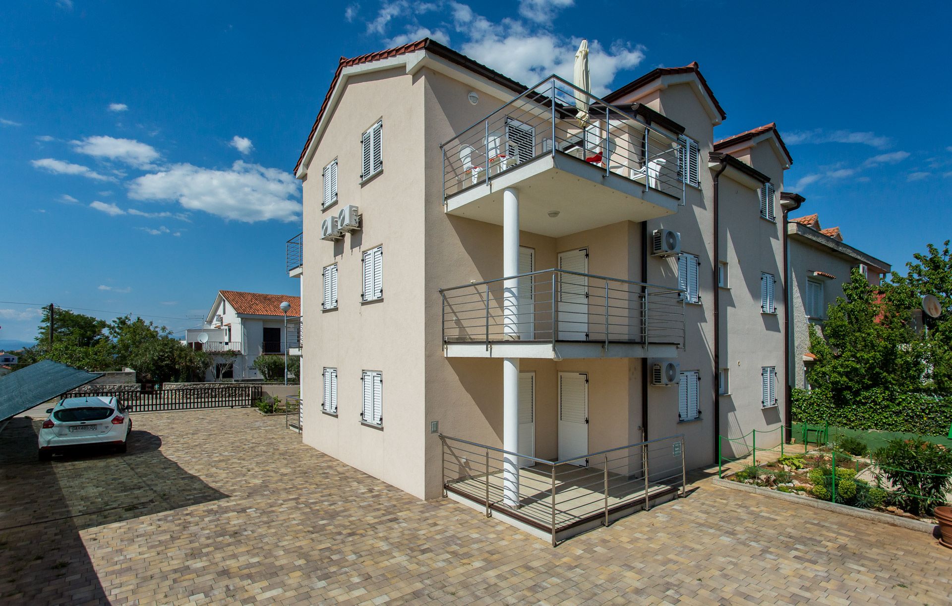 Apartment Laštro Nives 86117-A1