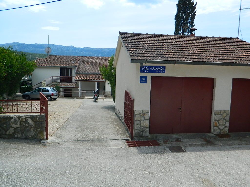 Apartment and Room Darinka 35551-S1