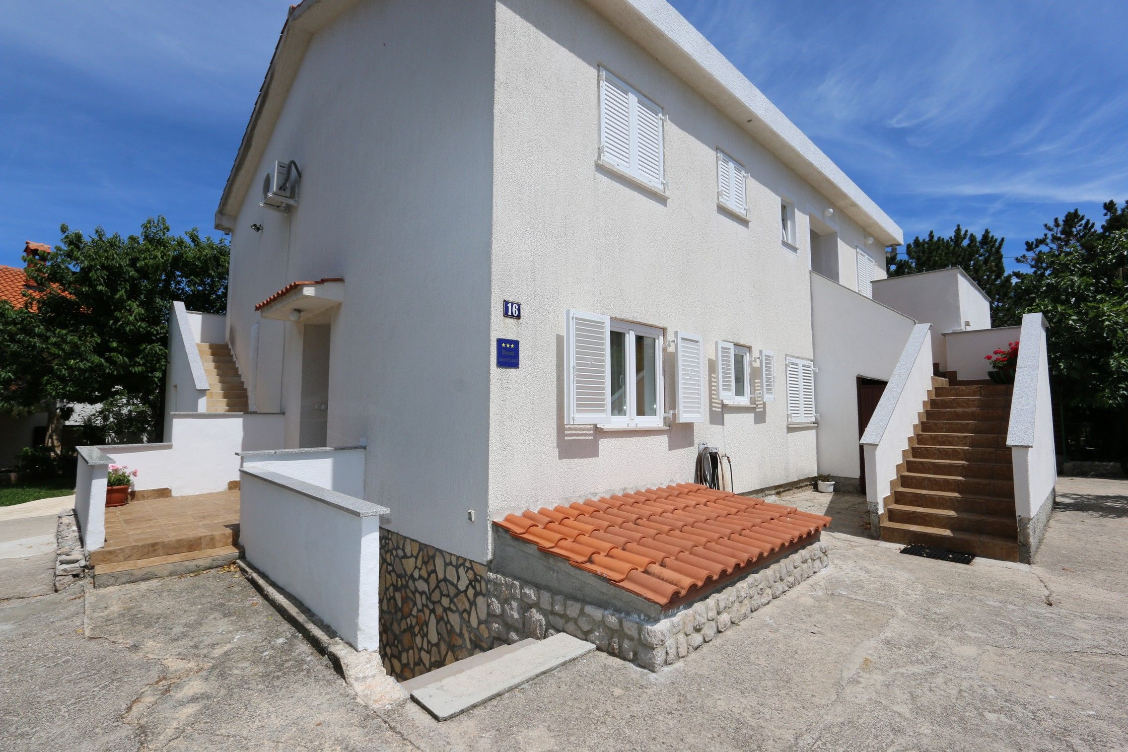 Apartments Brusic Ana 60246-A1
