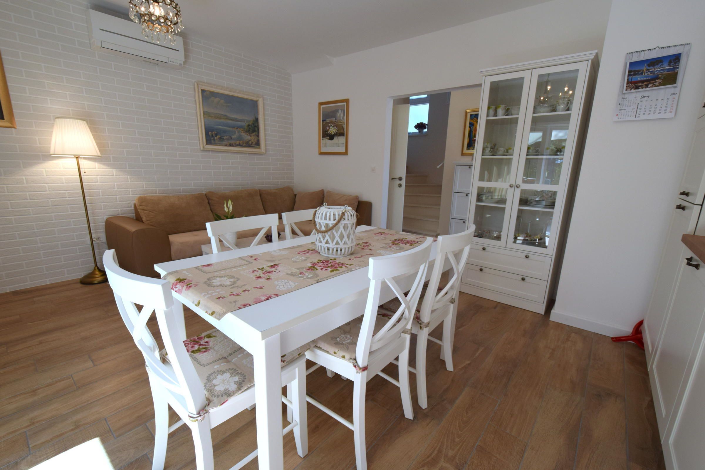 House Andrea 62142-A1