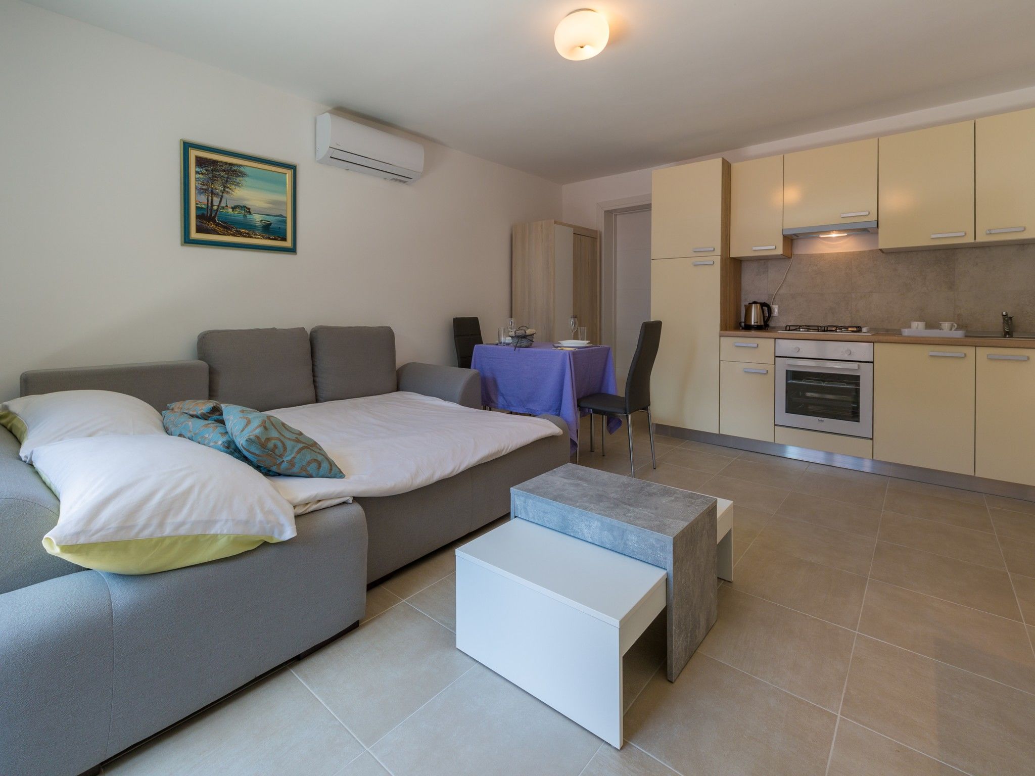 Apartments Goldy 62745-A1