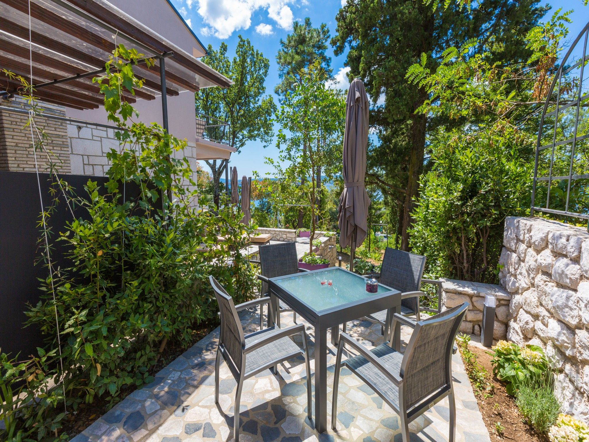 Apartments Goldy 62745-A2