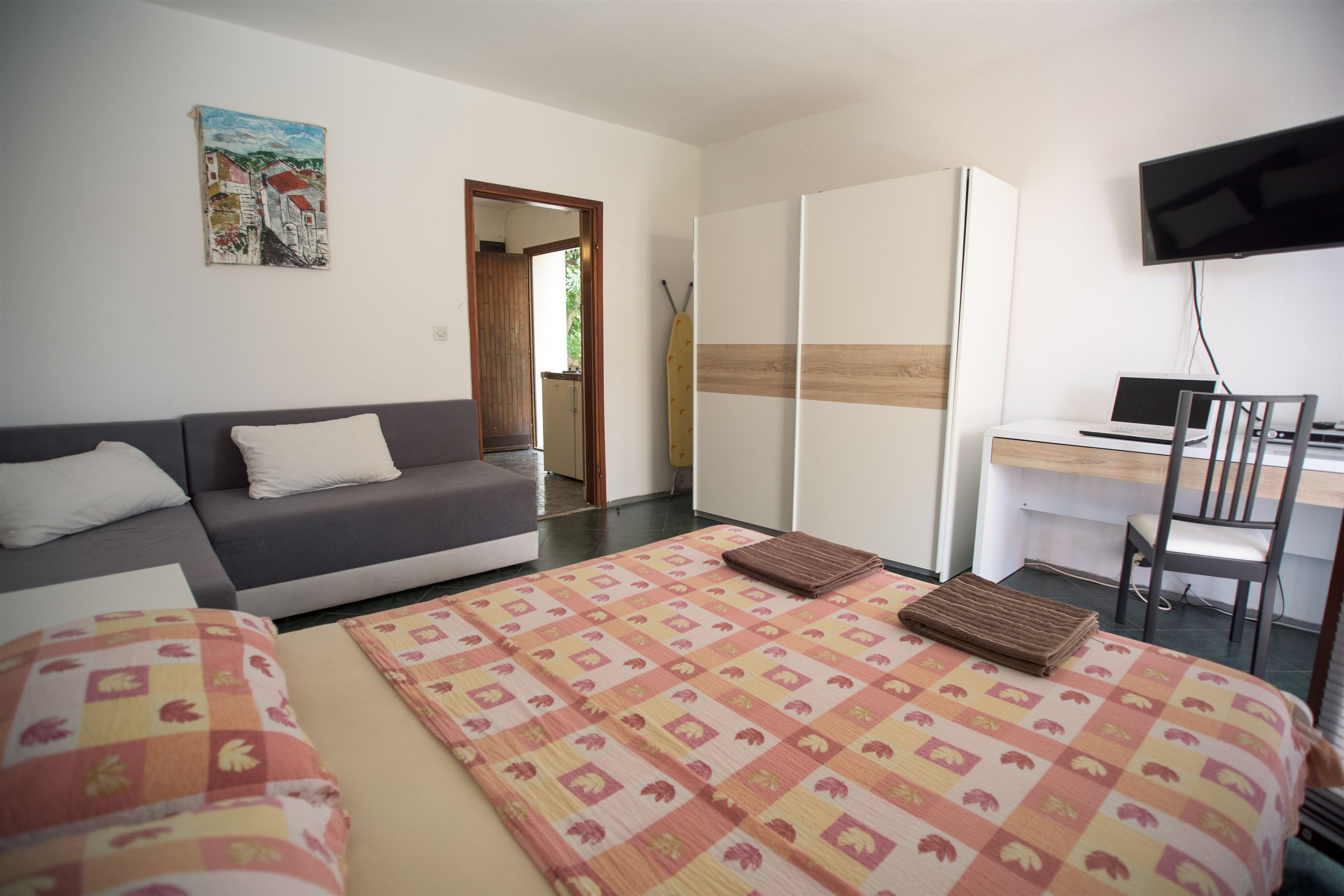 Apartments Gorast 12681-A2