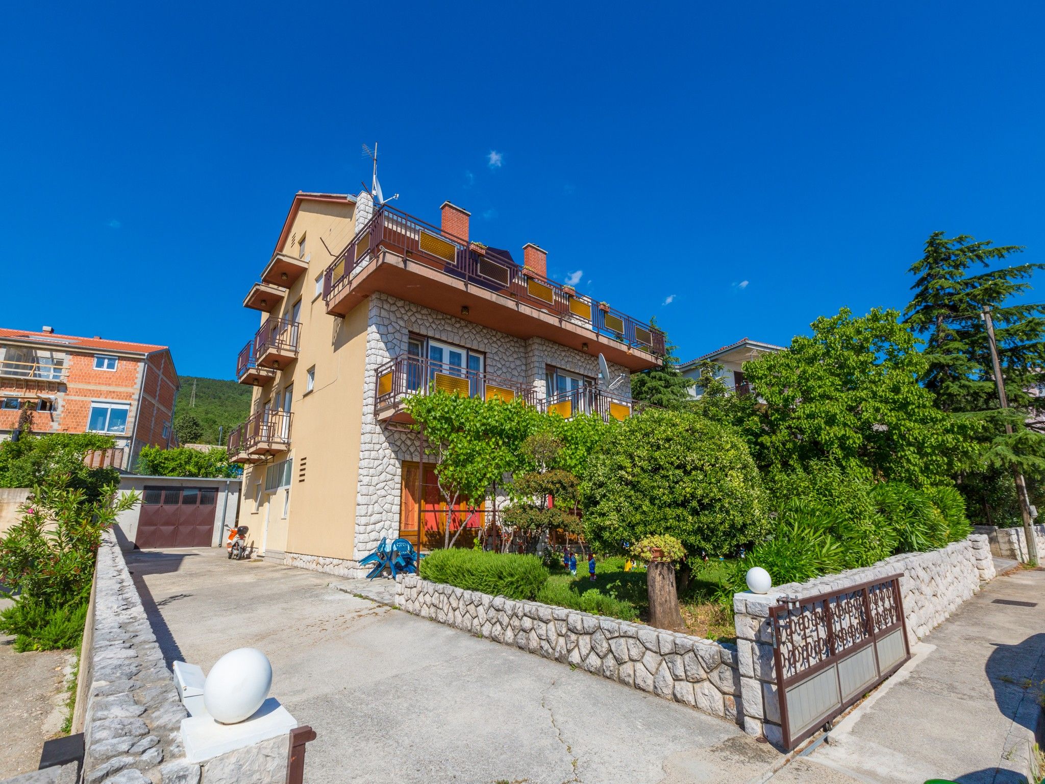 Apartments Davorka 62464-A1