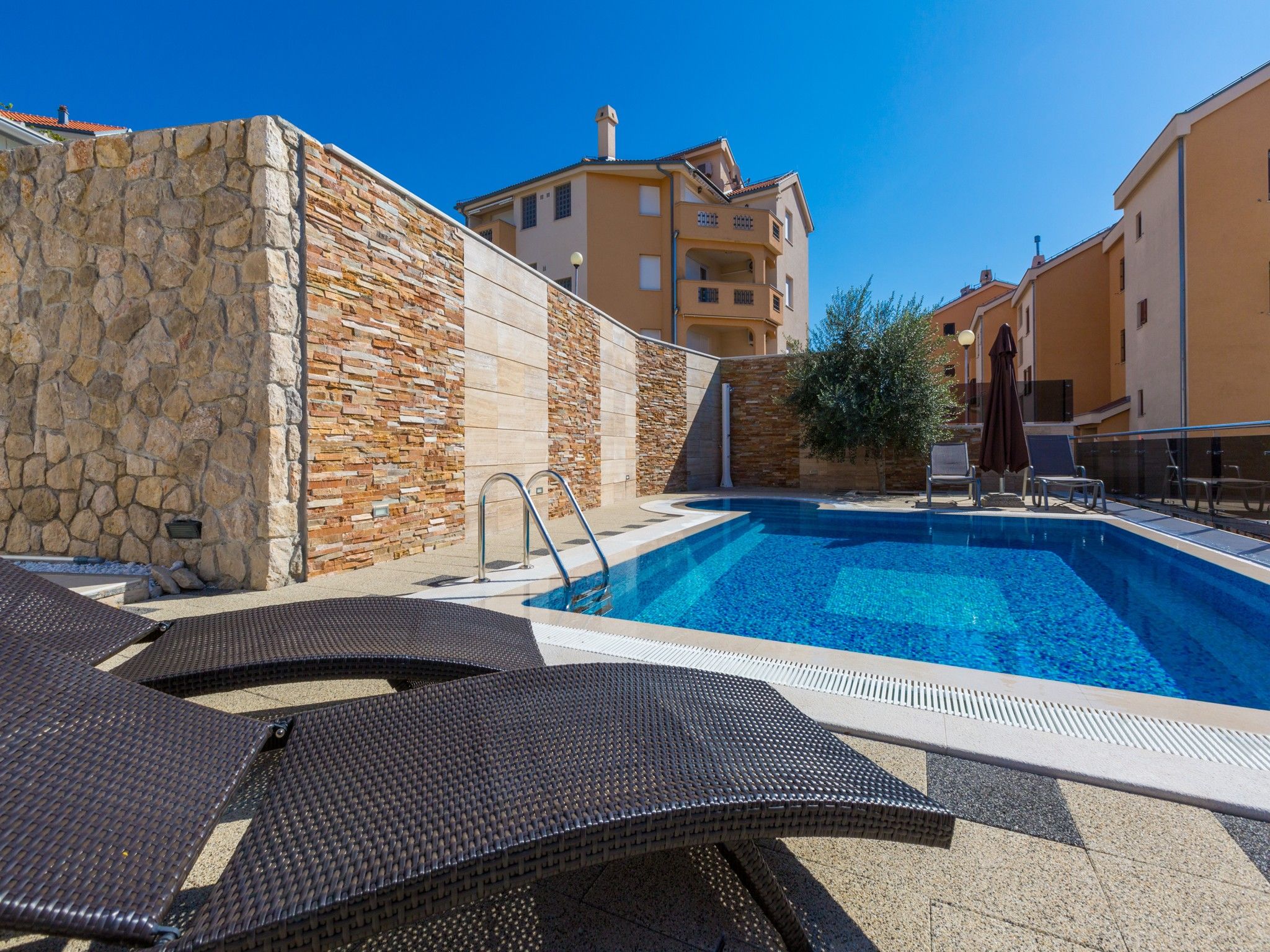 Apartments Livaja 62517-A2