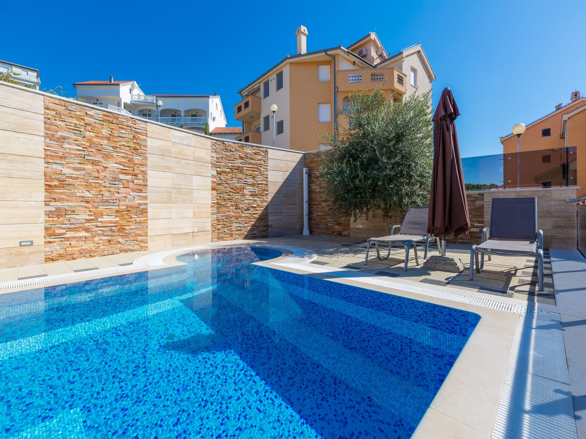 Apartments Livaja 62517-A2