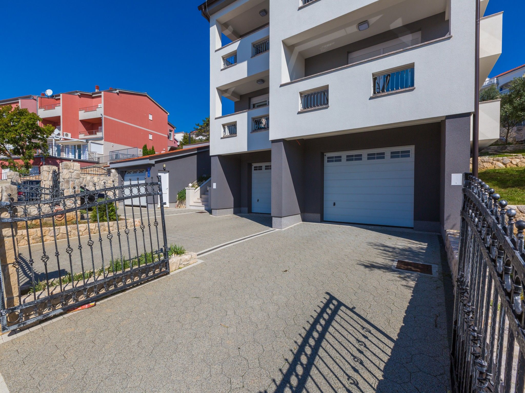 Apartments Livaja 62517-A2