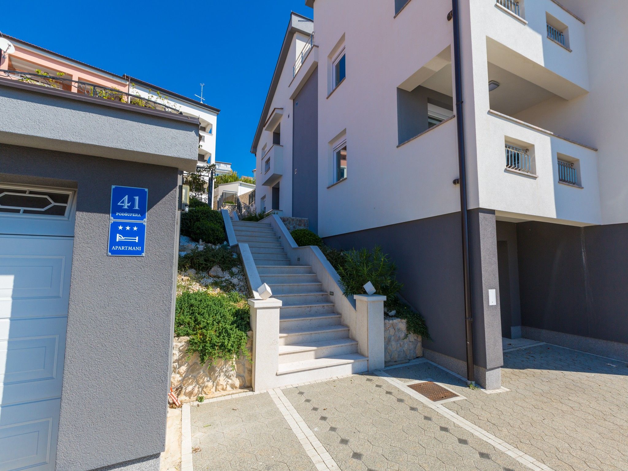 Apartments Livaja 62517-A2