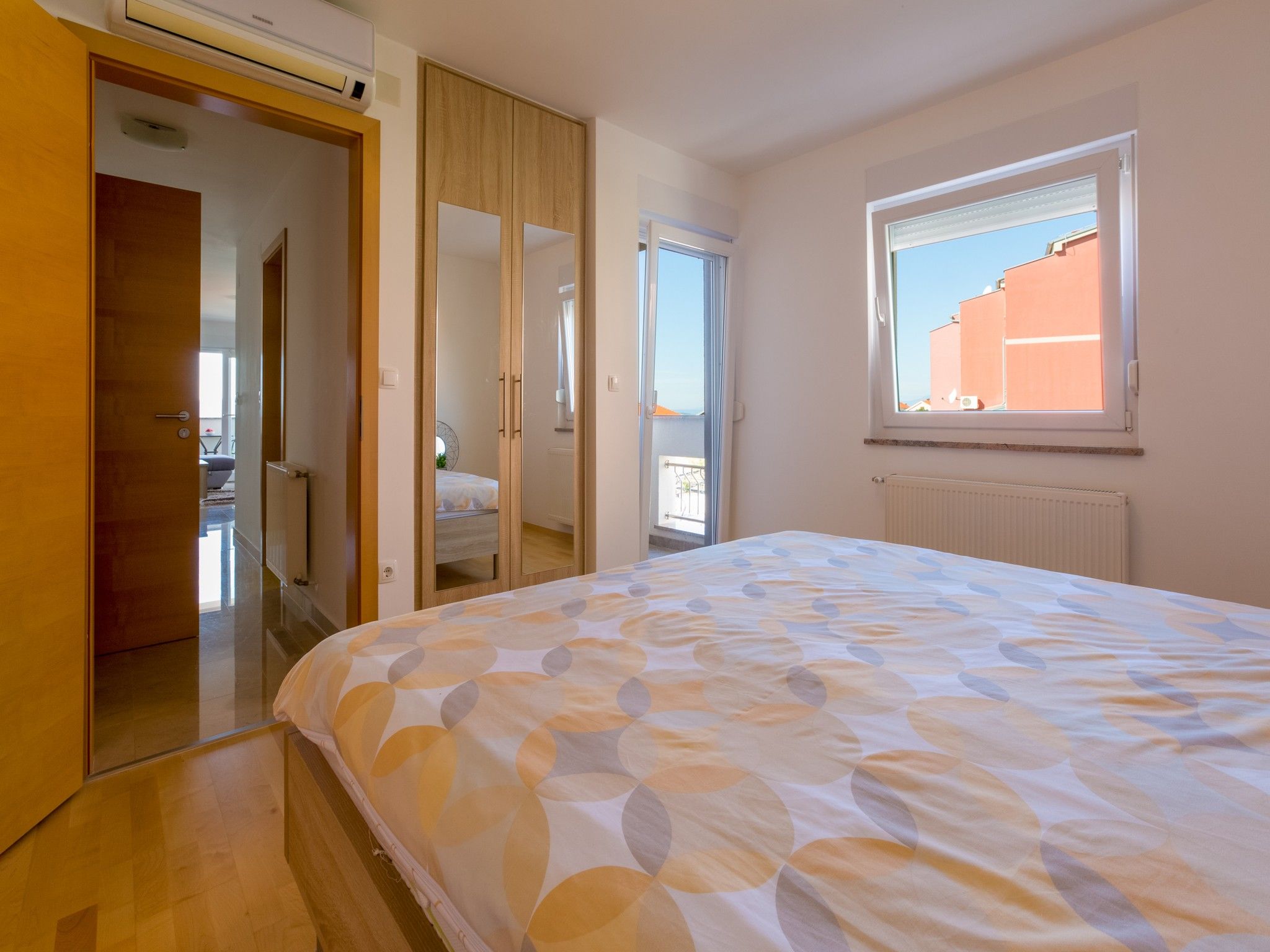 Apartments Livaja 62517-A1