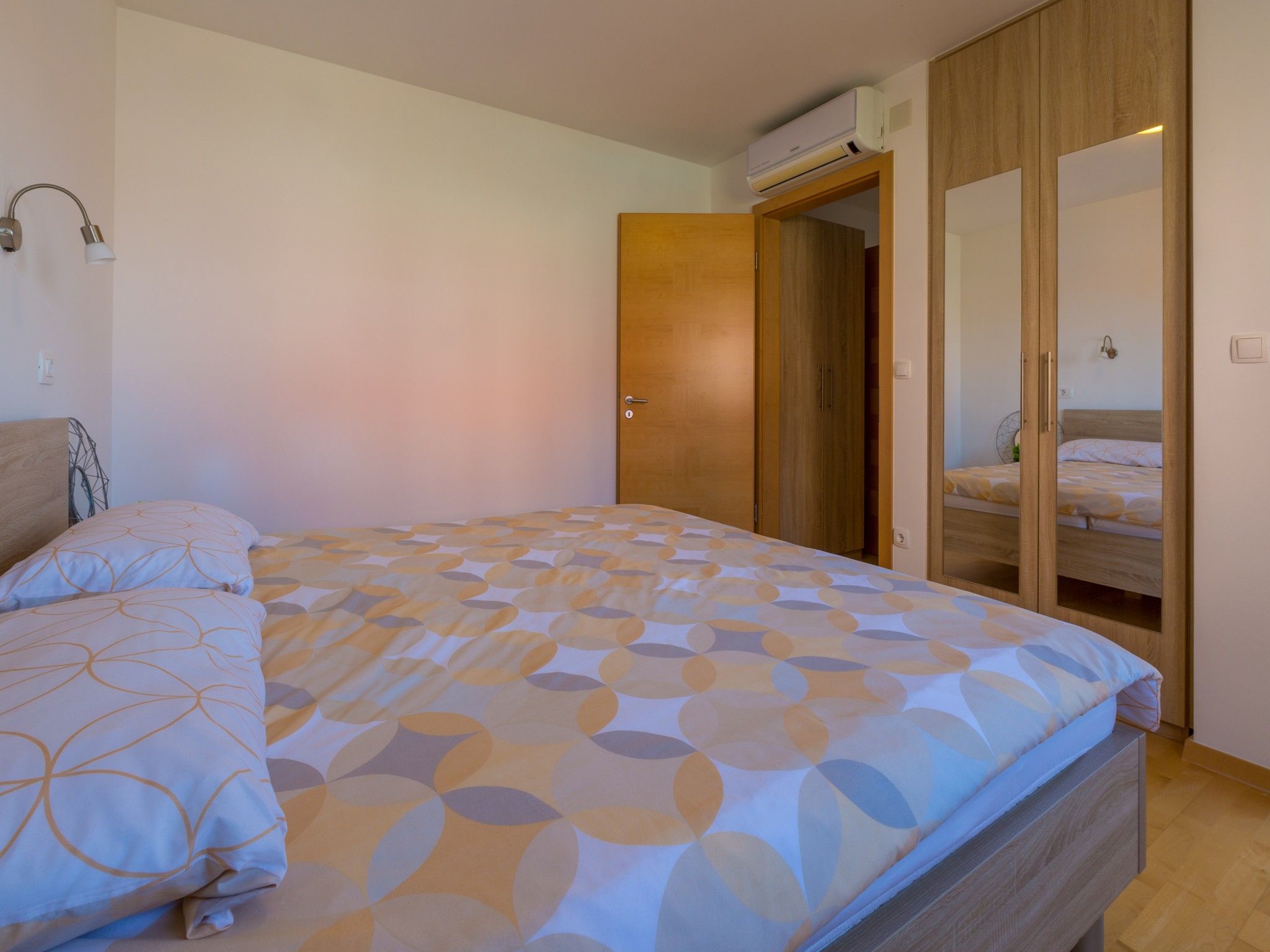 Apartments Livaja 62517-A1