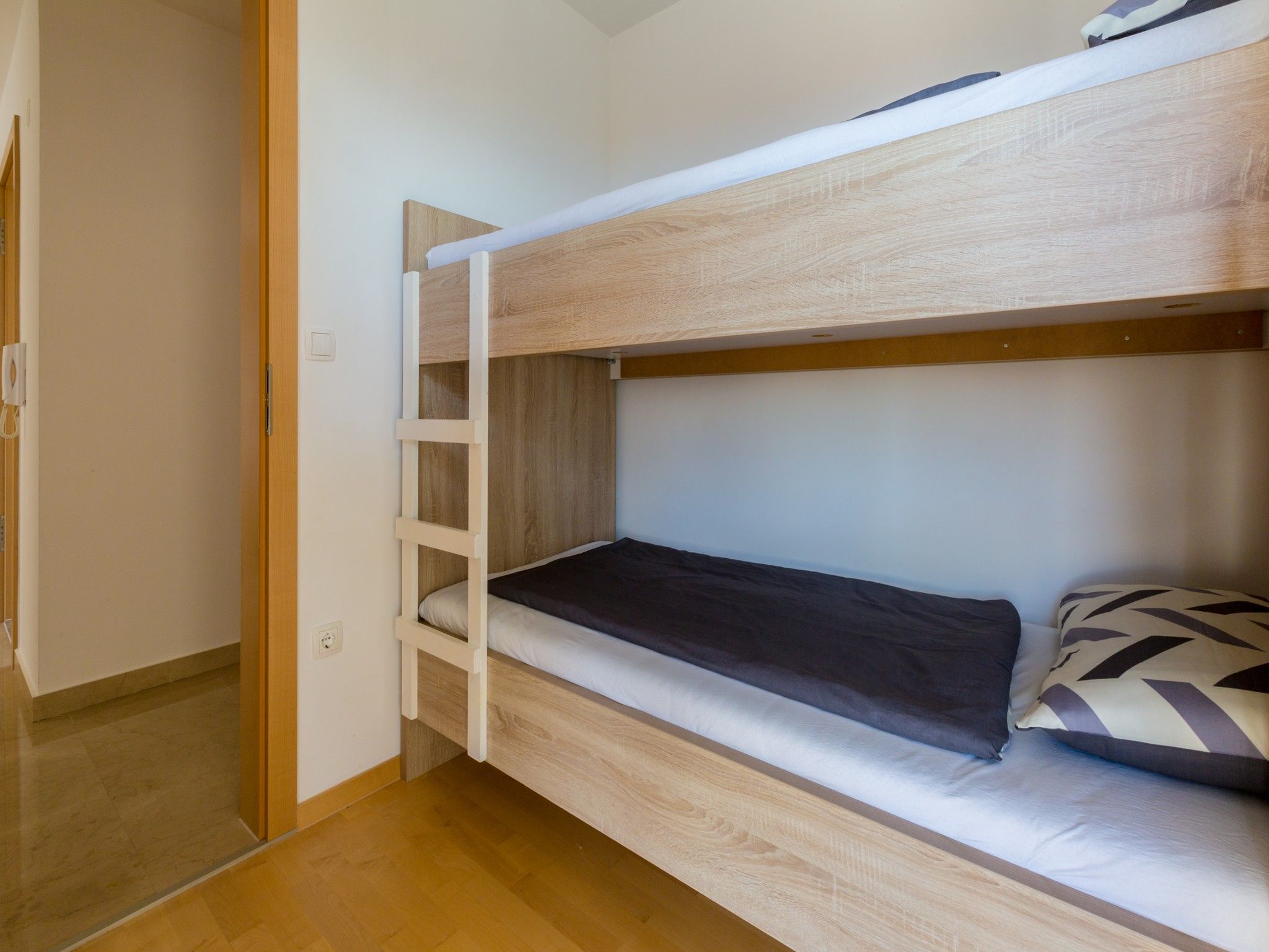 Apartments Livaja 62517-A2