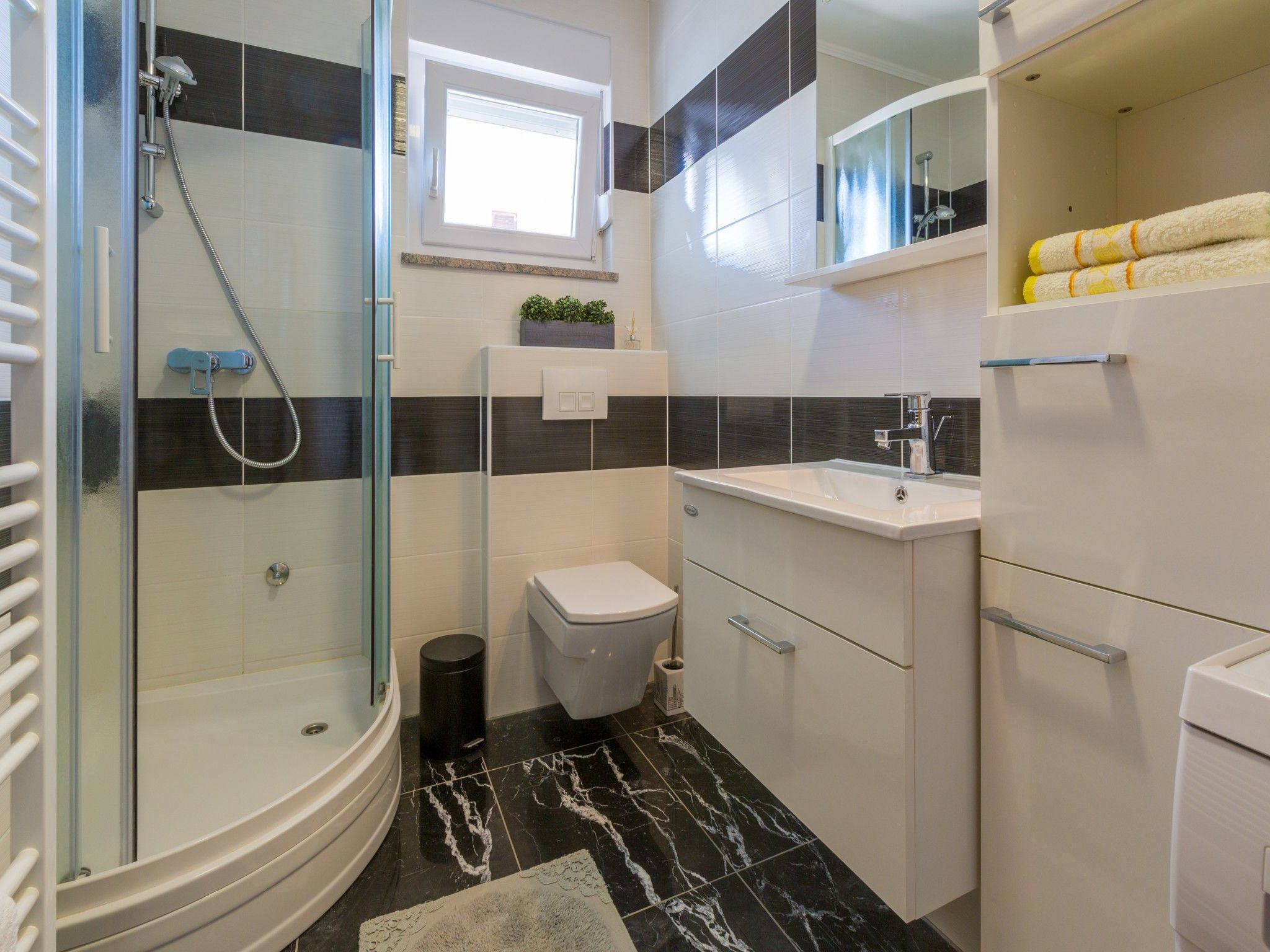 Apartments Livaja 62517-A2