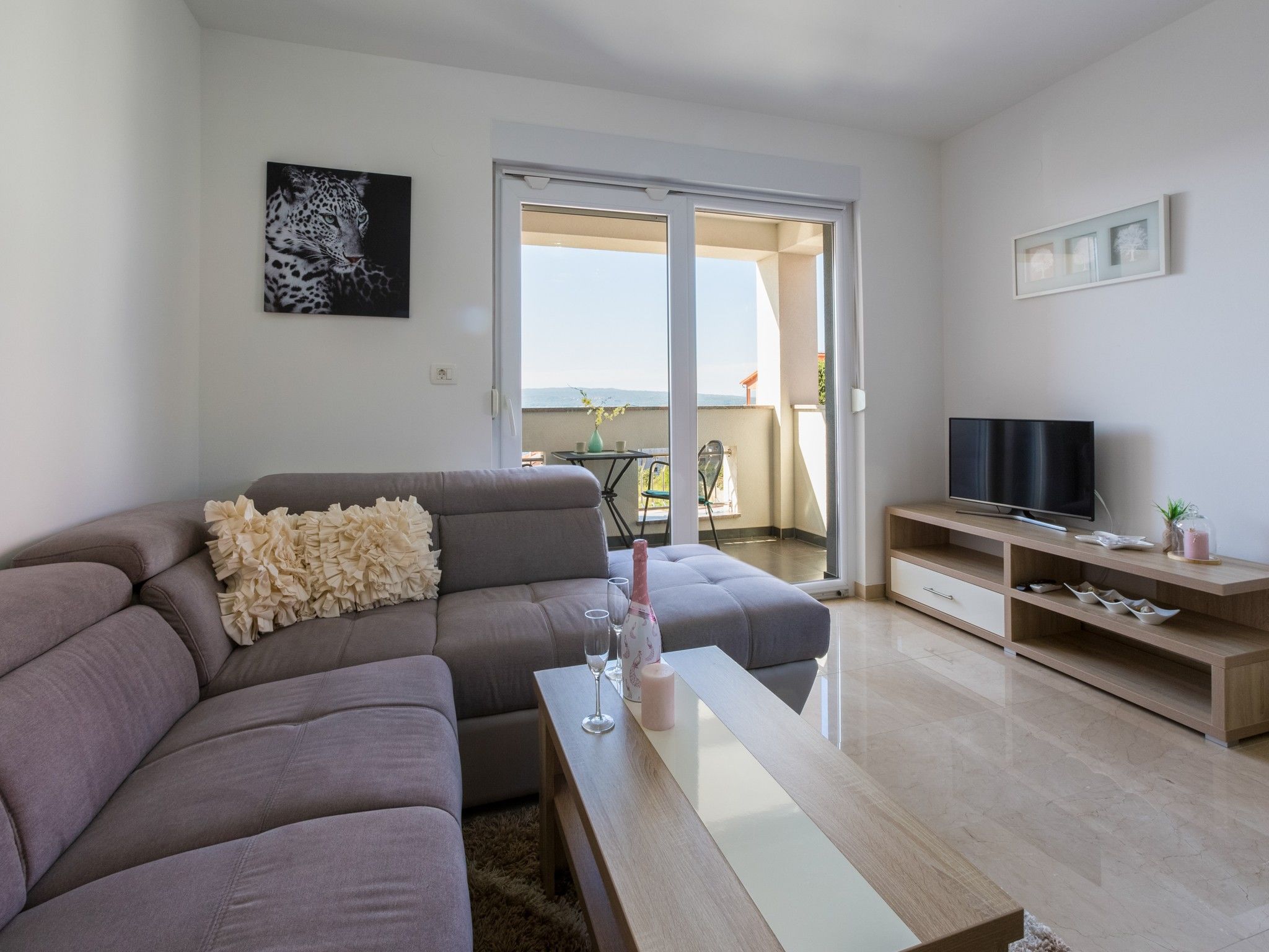 Apartments Livaja 62517-A3