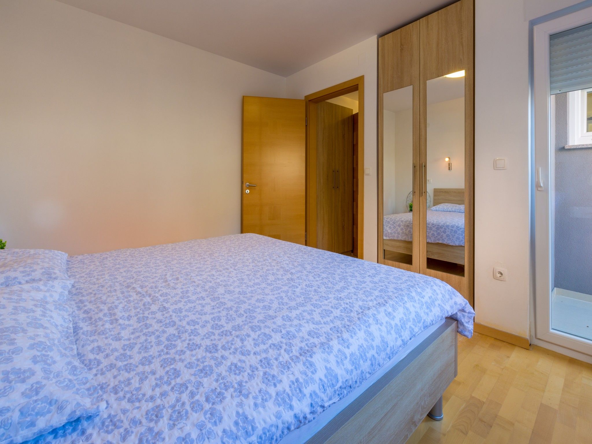 Apartments Livaja 62517-A3