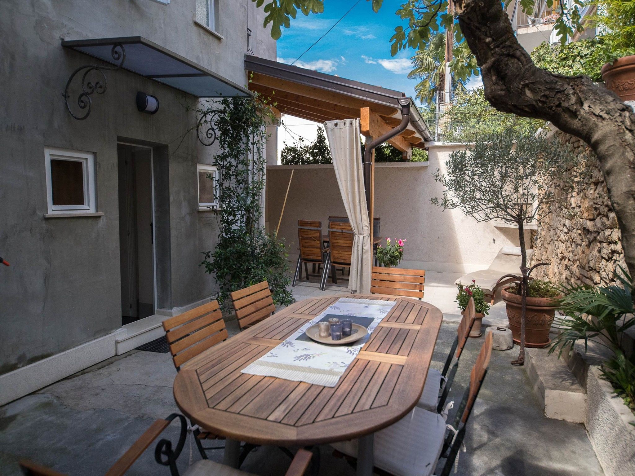 Apartments LATINO 62687-A1