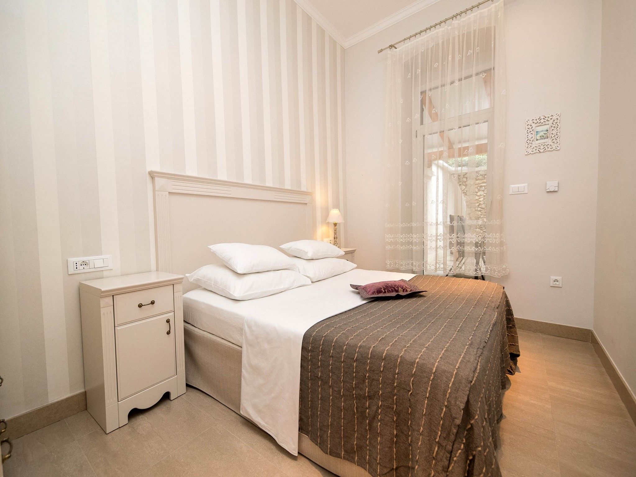 Apartments LATINO 62687-A1