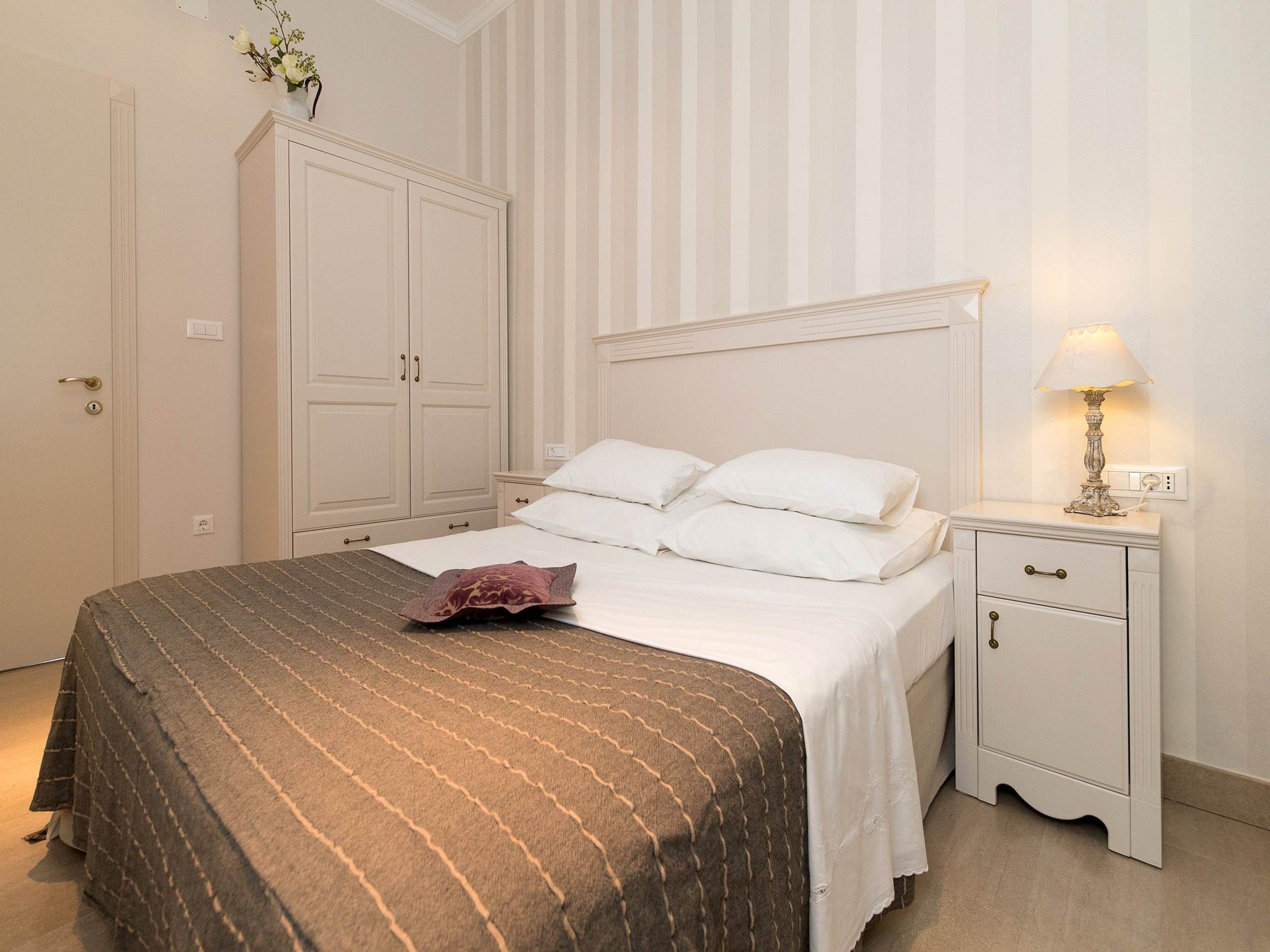 Apartments LATINO 62687-A1