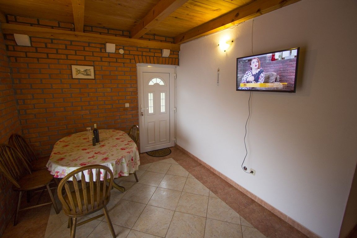Apartments Željko 46931-A2