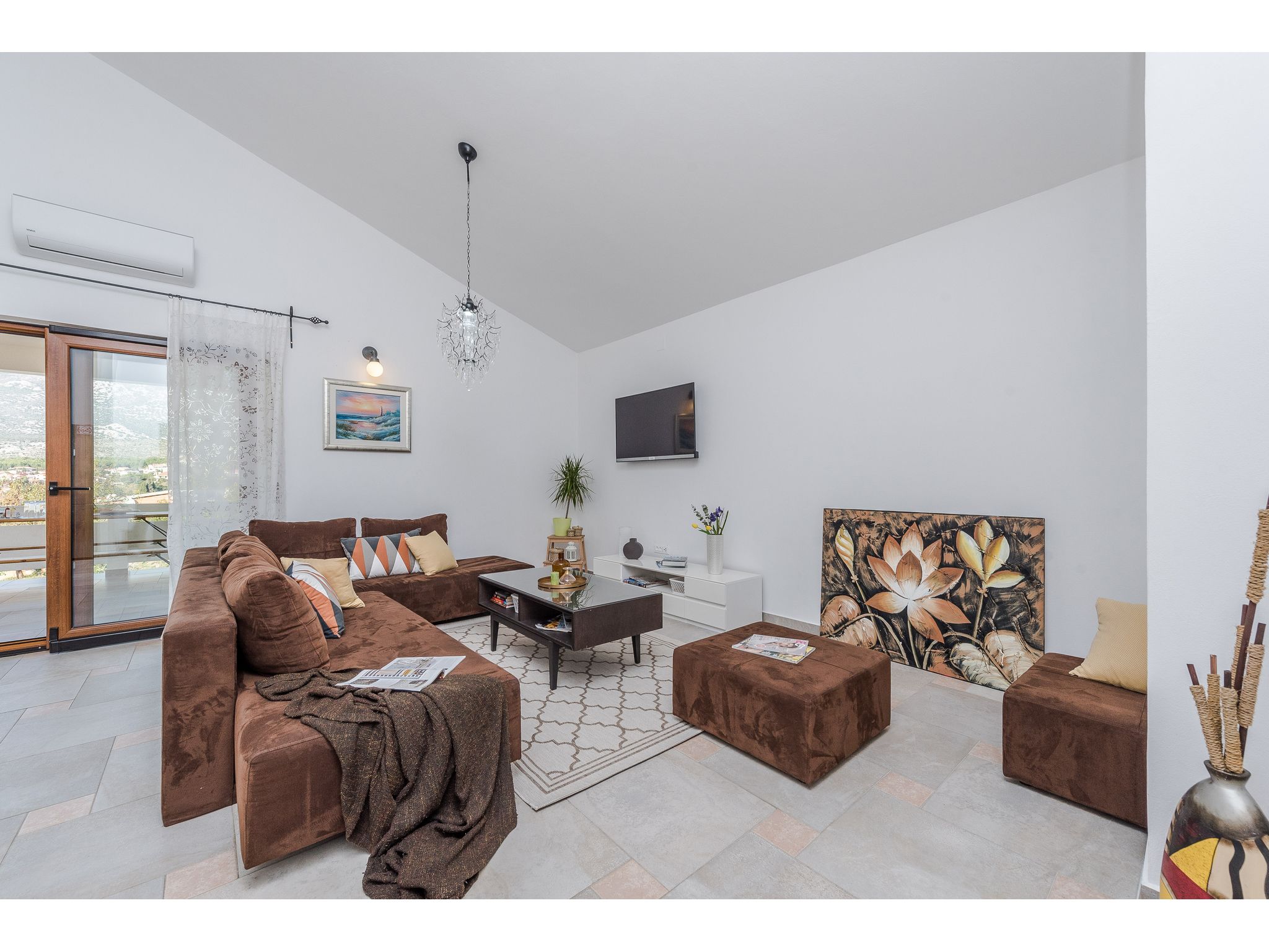Villa More with pool and garden V5751-K1