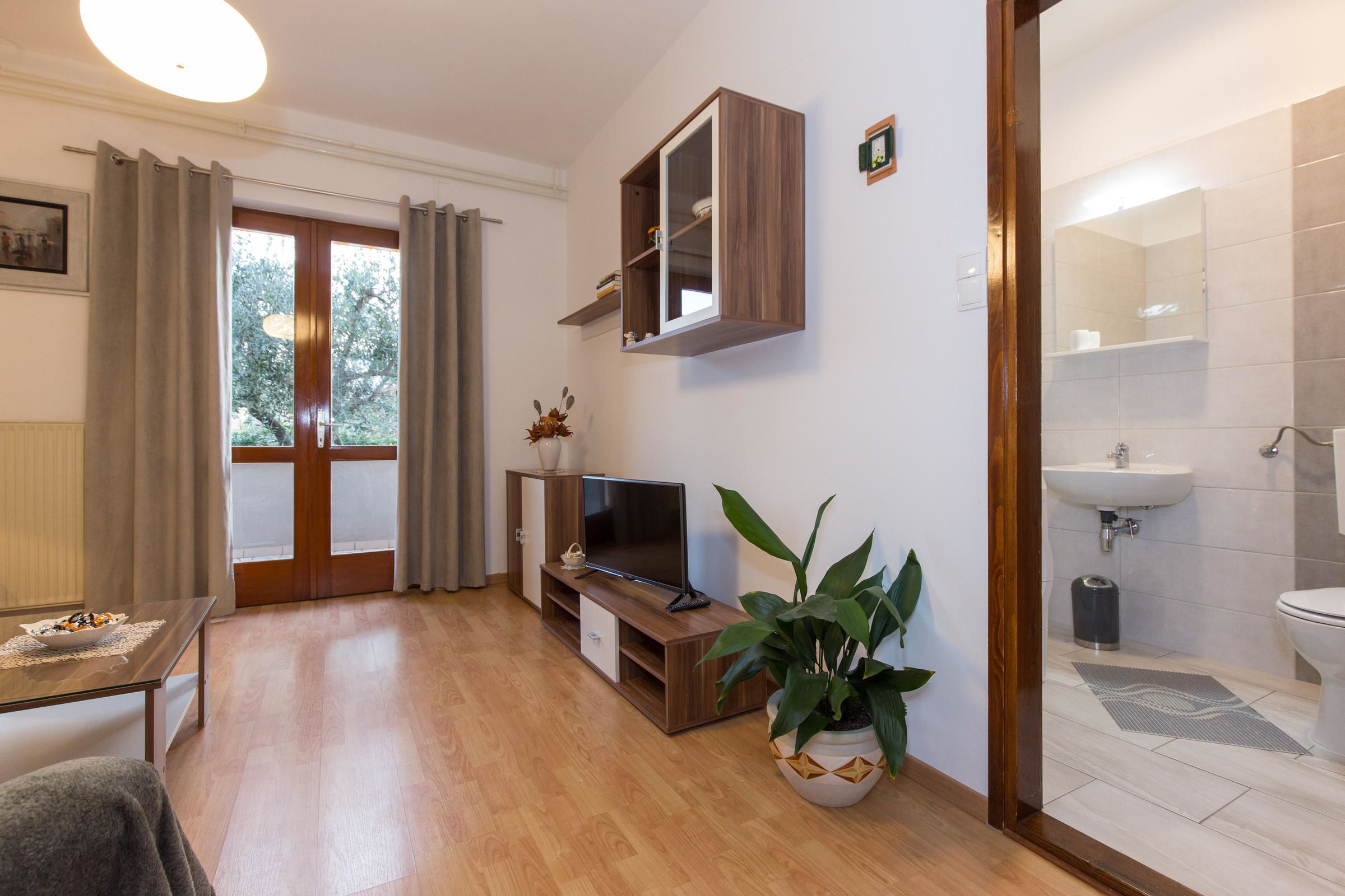Apartment Juranic 62033-A1