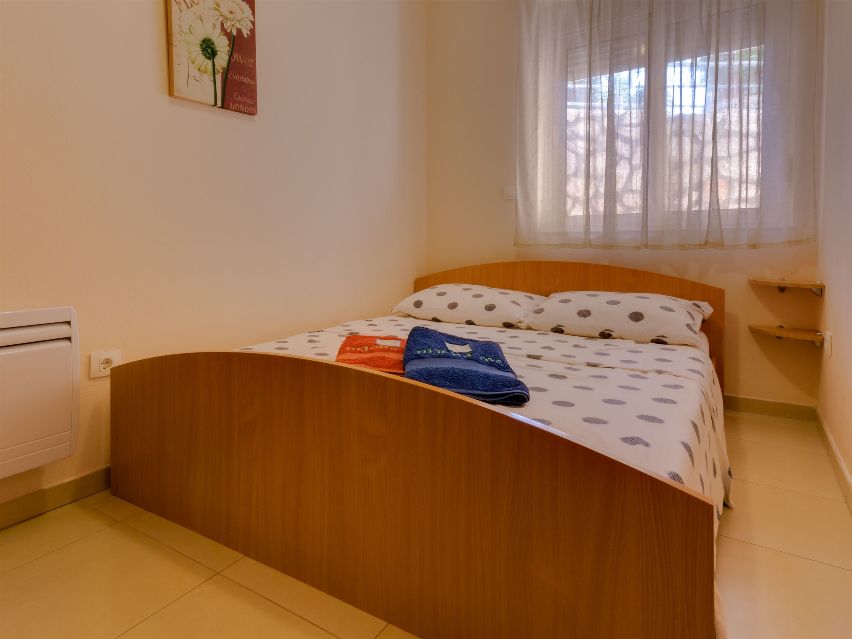 Apartments Utjeha 47501-A1
