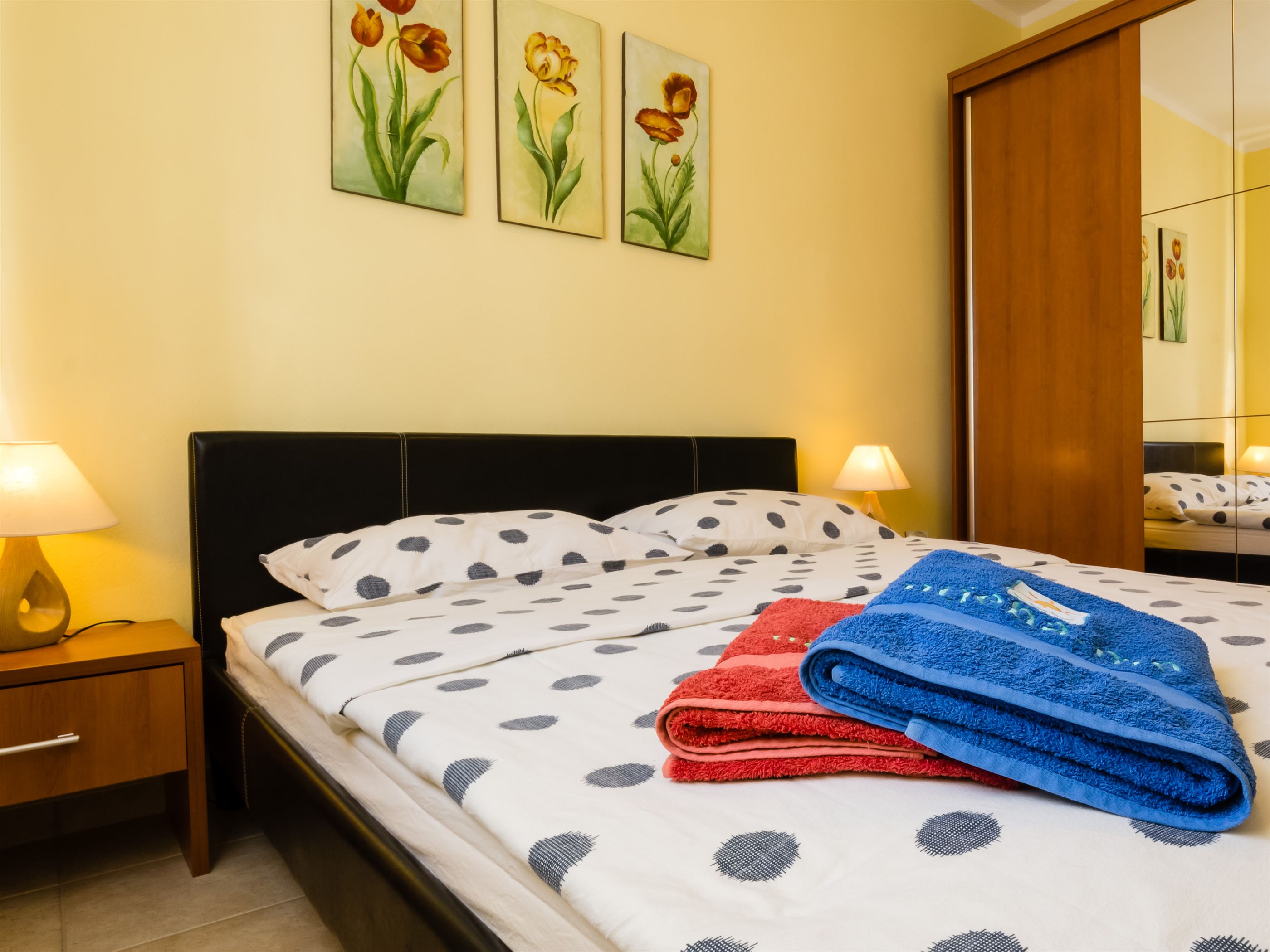 Apartments Utjeha 47501-A2