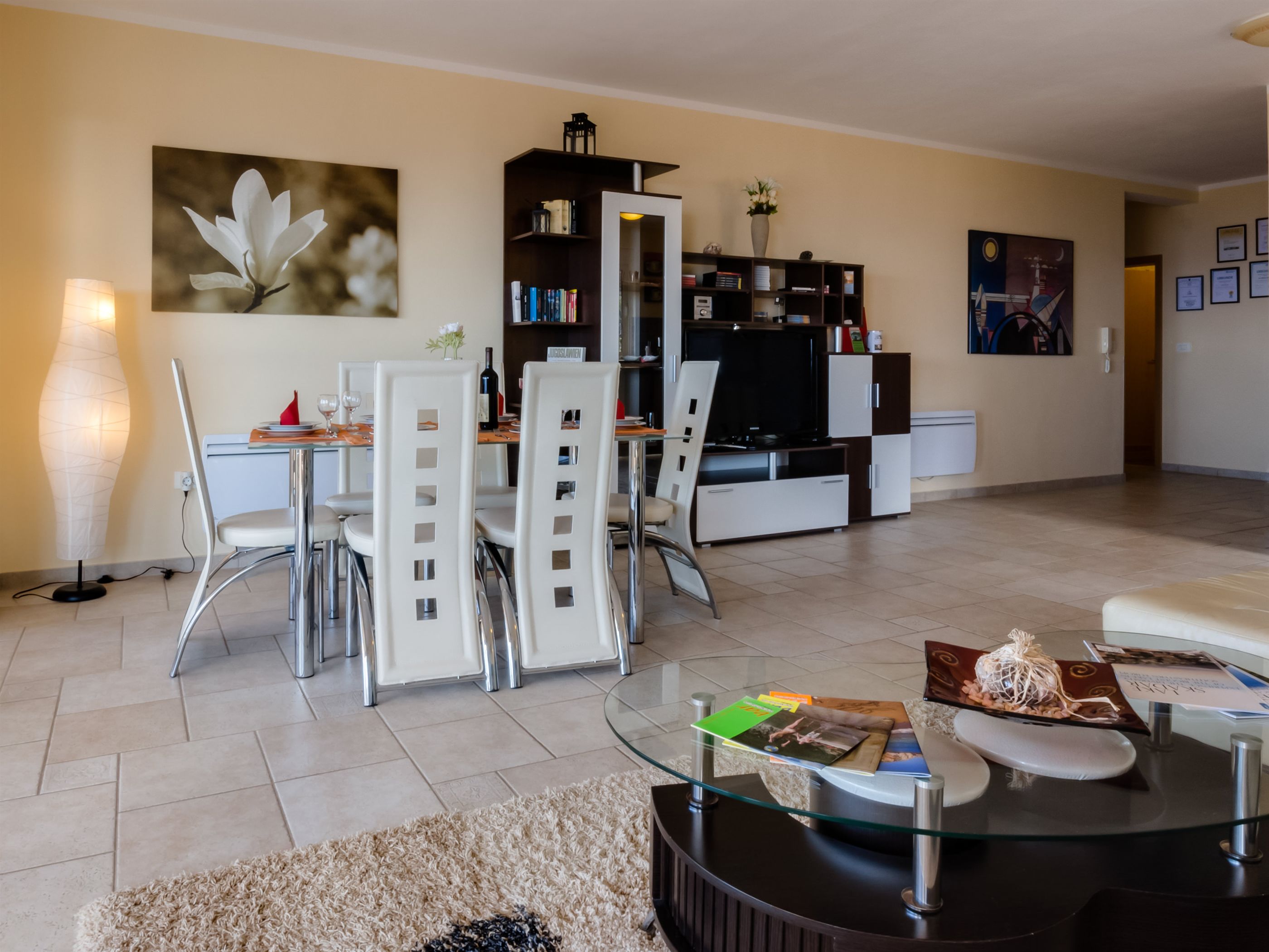 Apartments Utjeha 47501-A2
