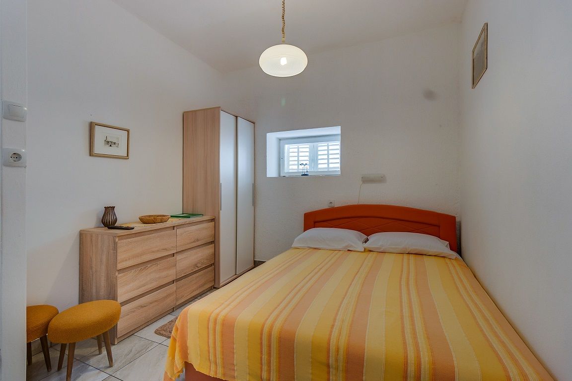 Apartments IVNA 64438-A1