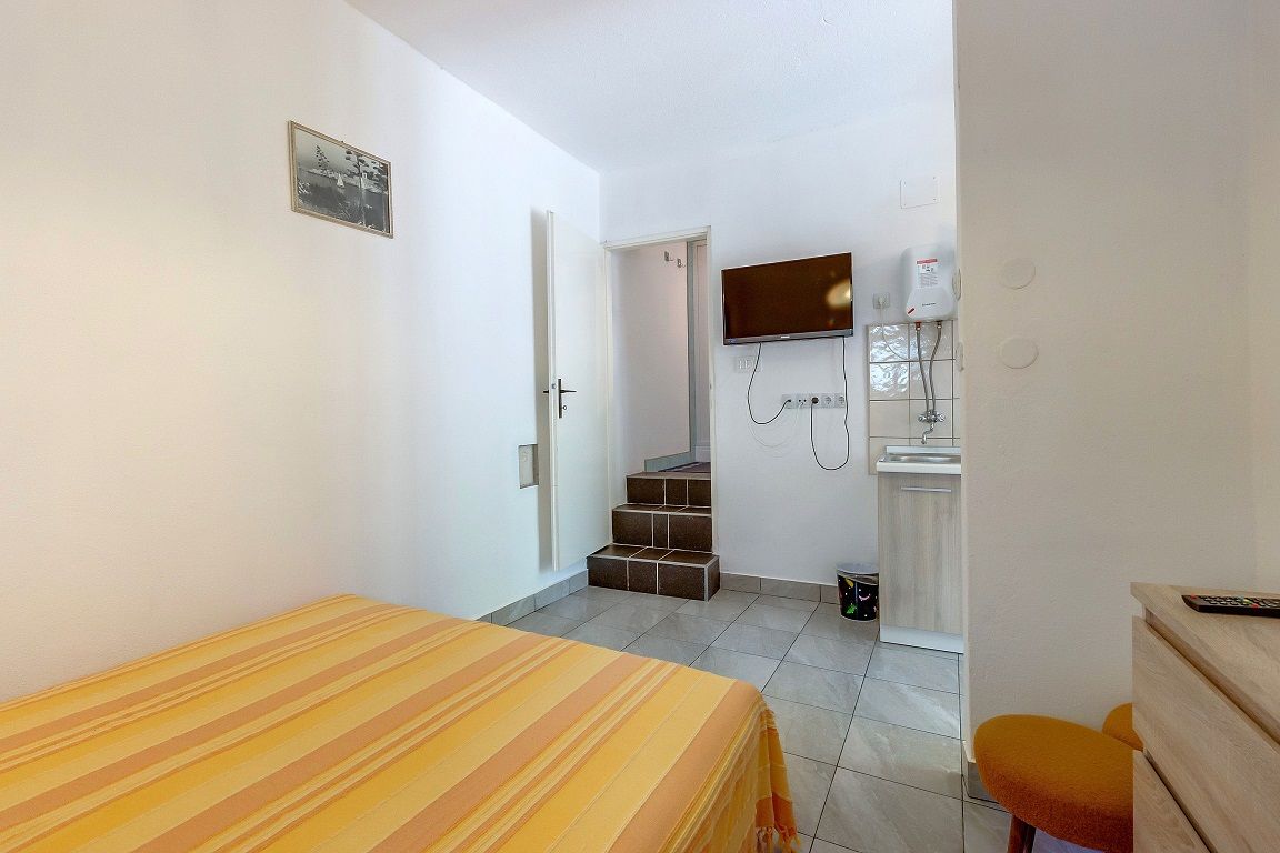 Apartments IVNA 64438-A1
