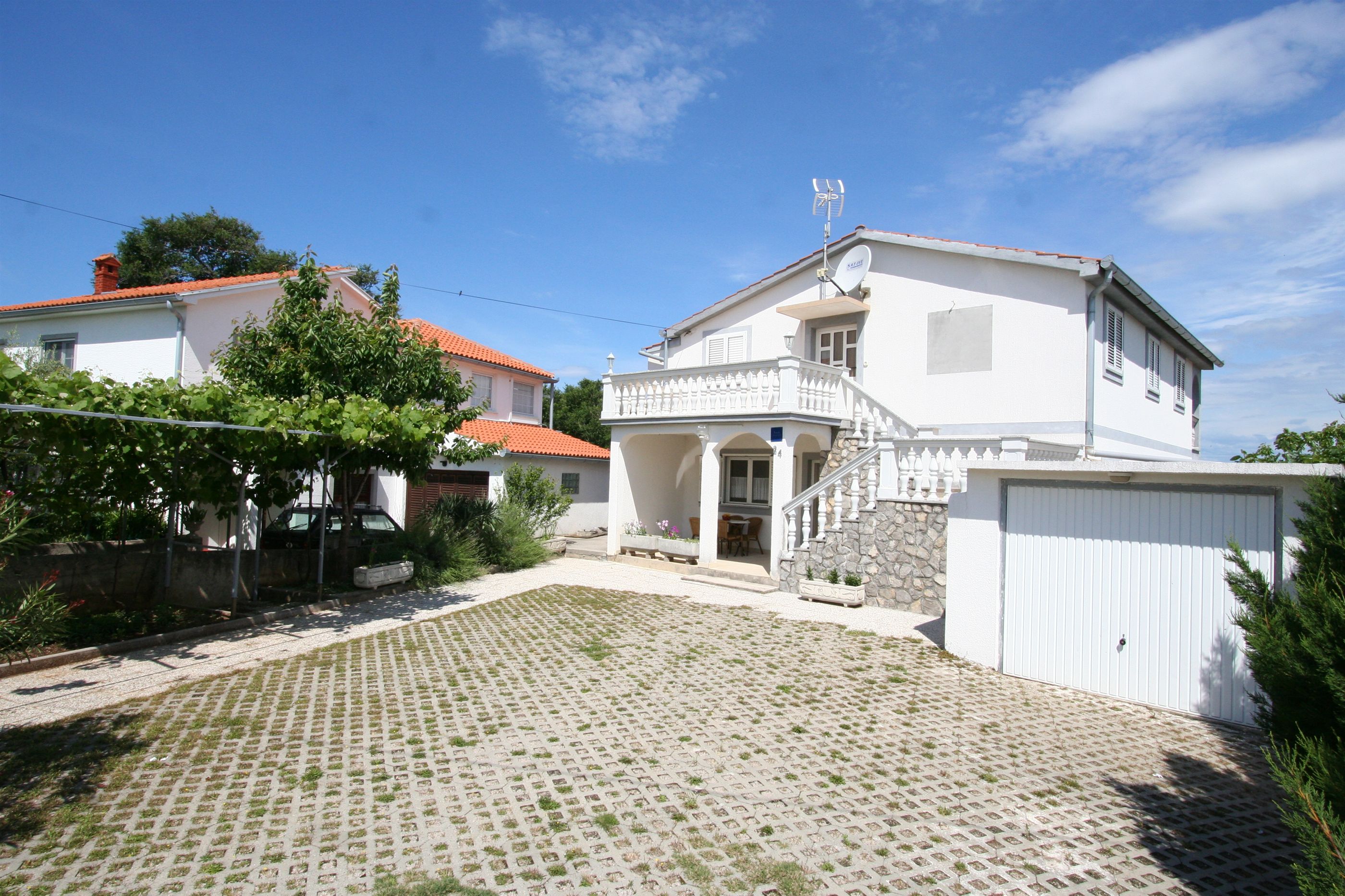 Apartments Pađen Milan 60249-A3