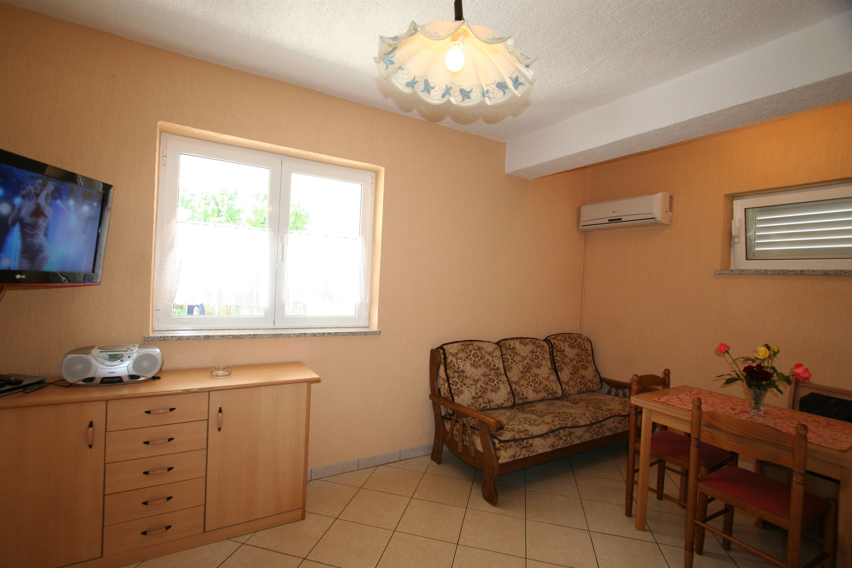 Apartments Pađen Milan 60249-A1