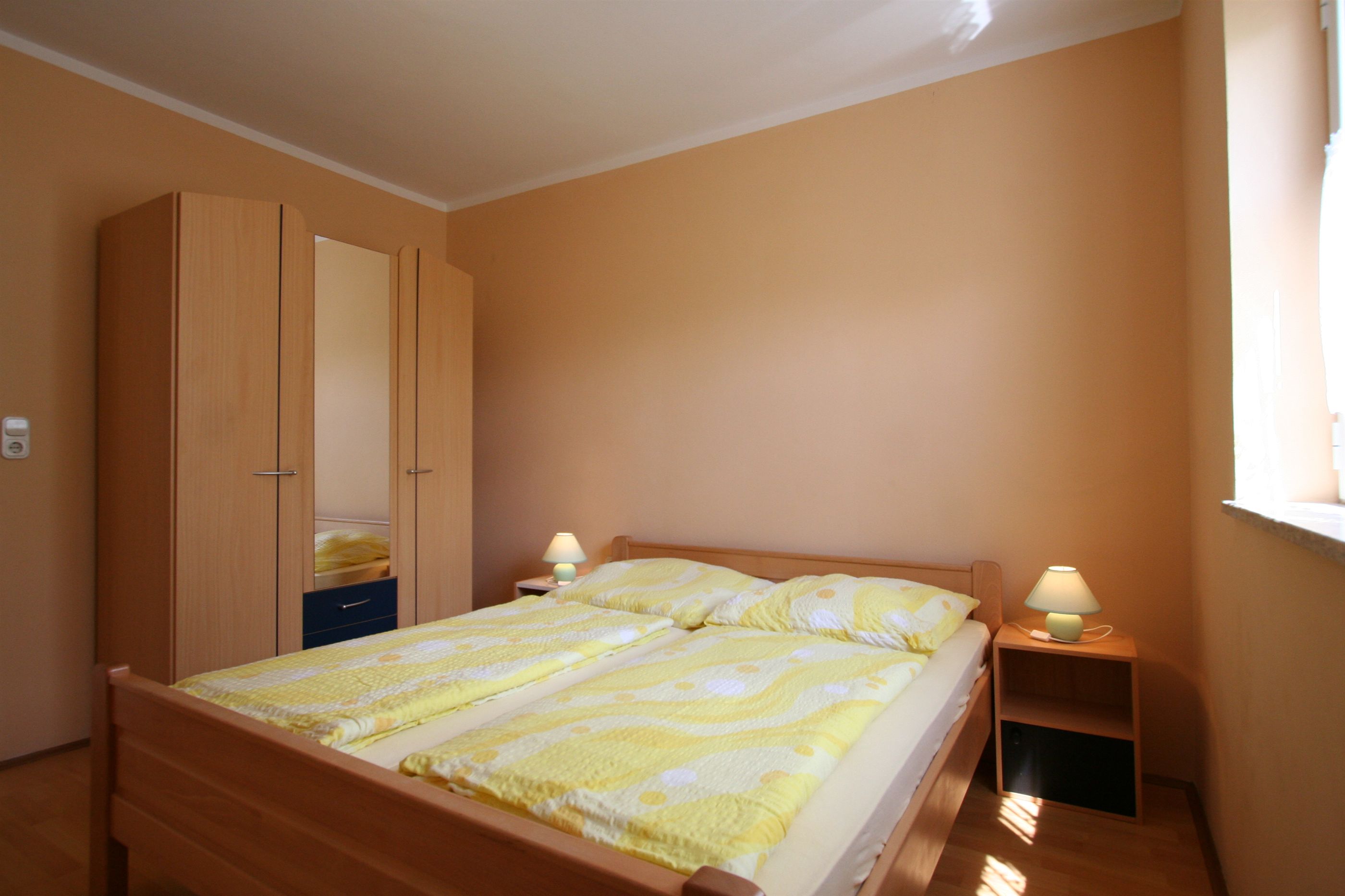 Apartments Pađen Milan 60249-A1