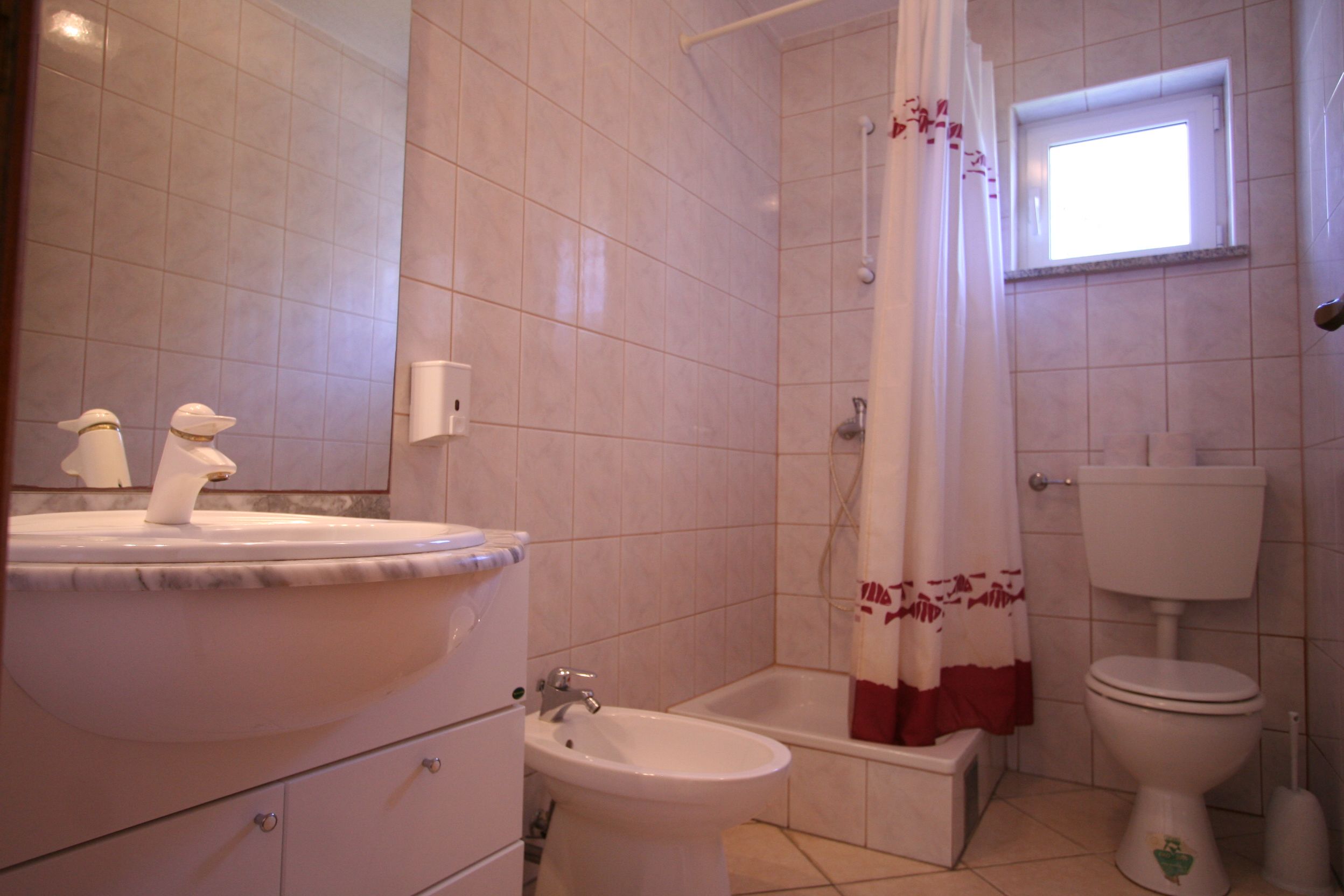 Apartments Pađen Milan 60249-A1