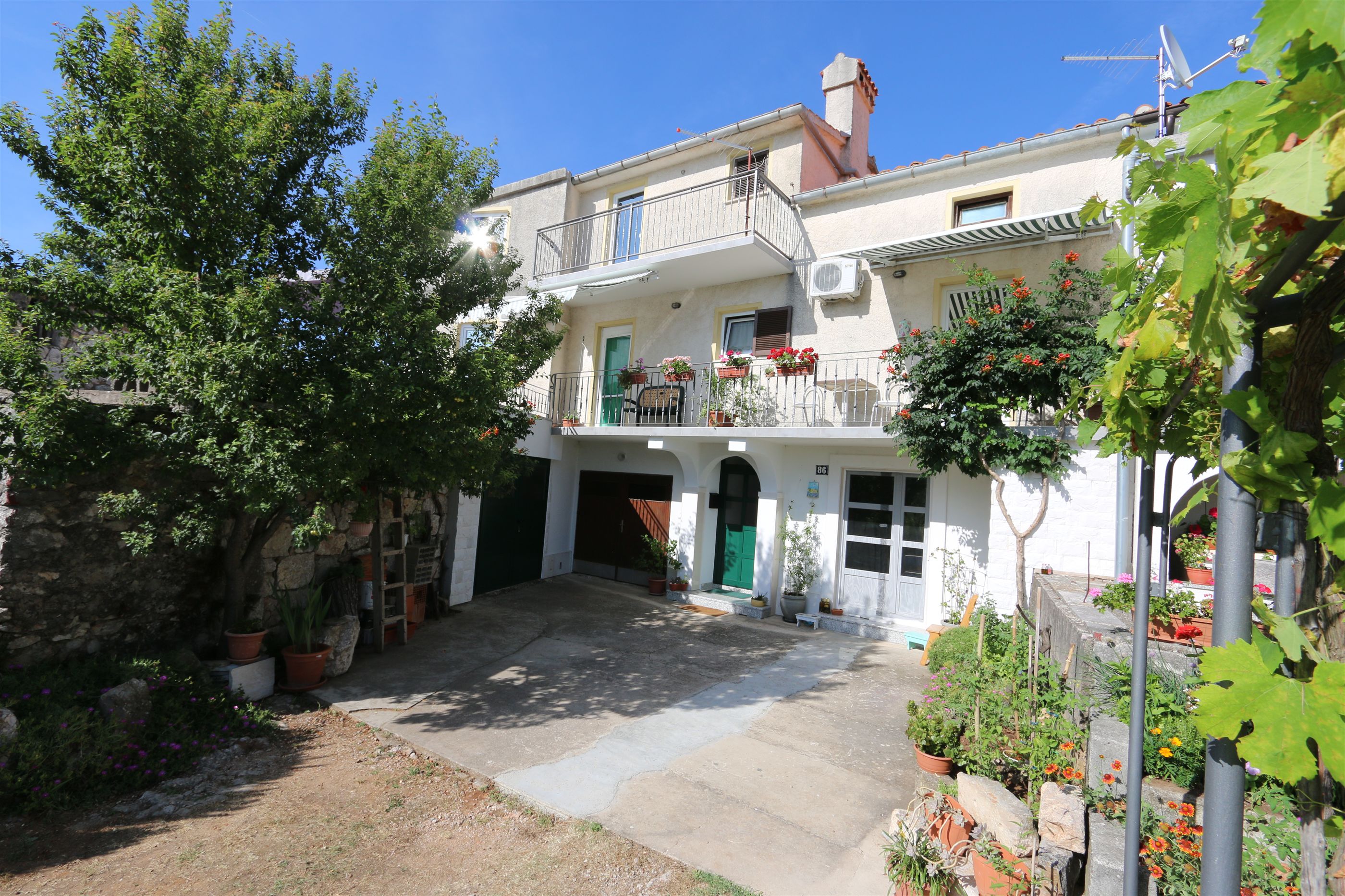Apartment Volarić 10053-A1