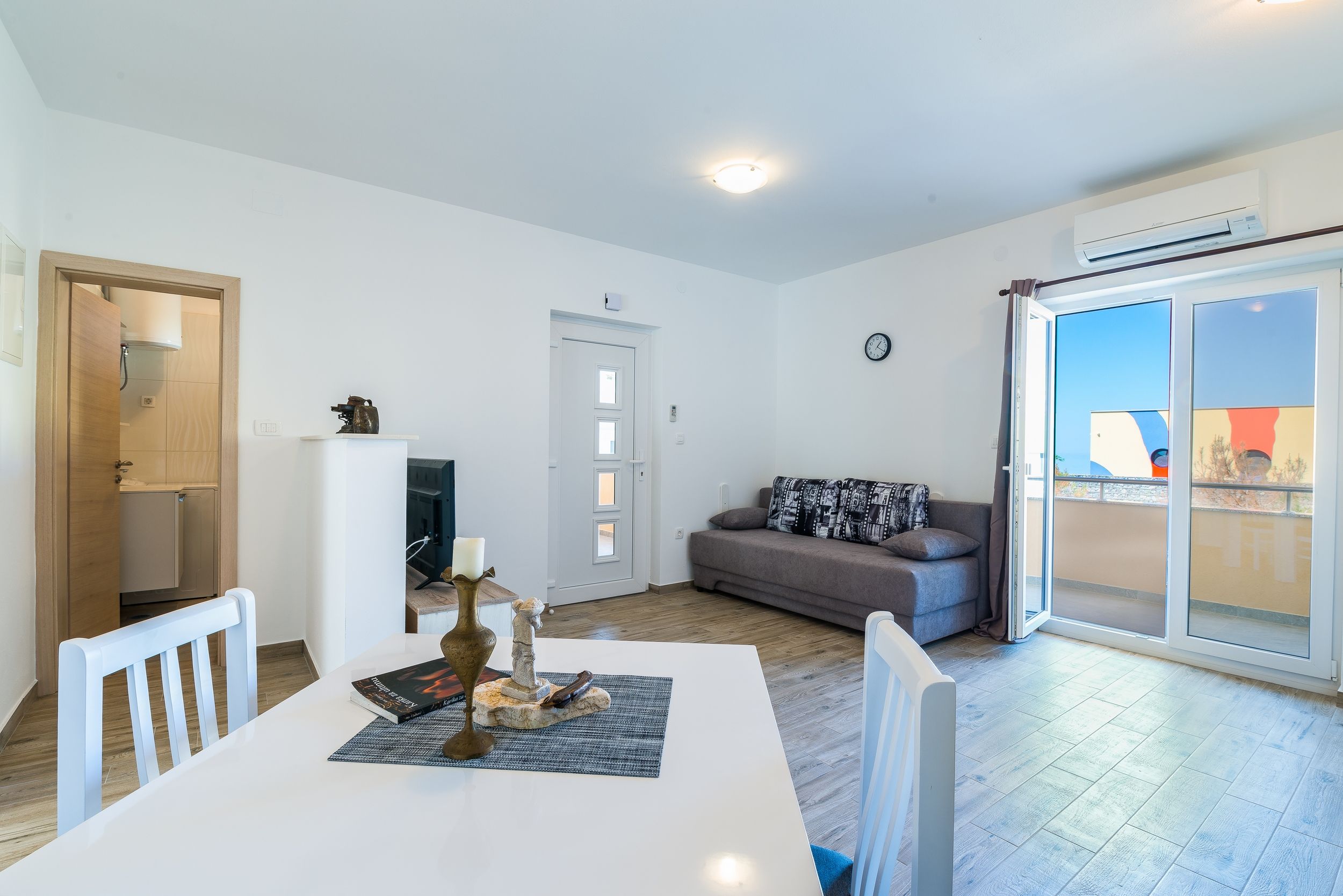 Apartments Ujakovic 44962-A1