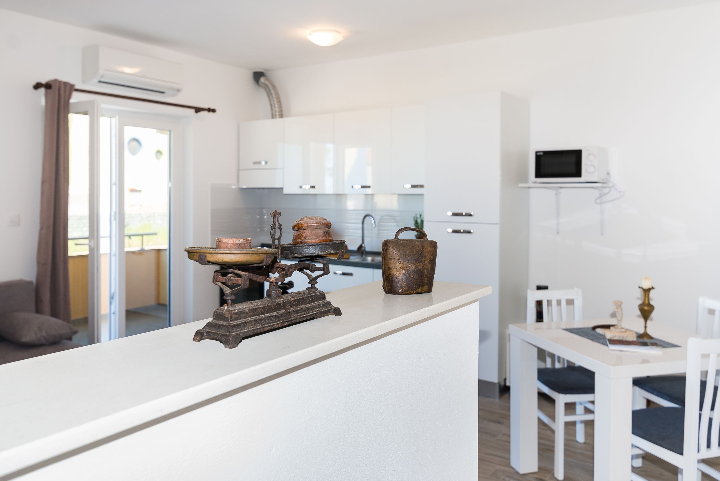 Apartments Ujakovic 44962-A1