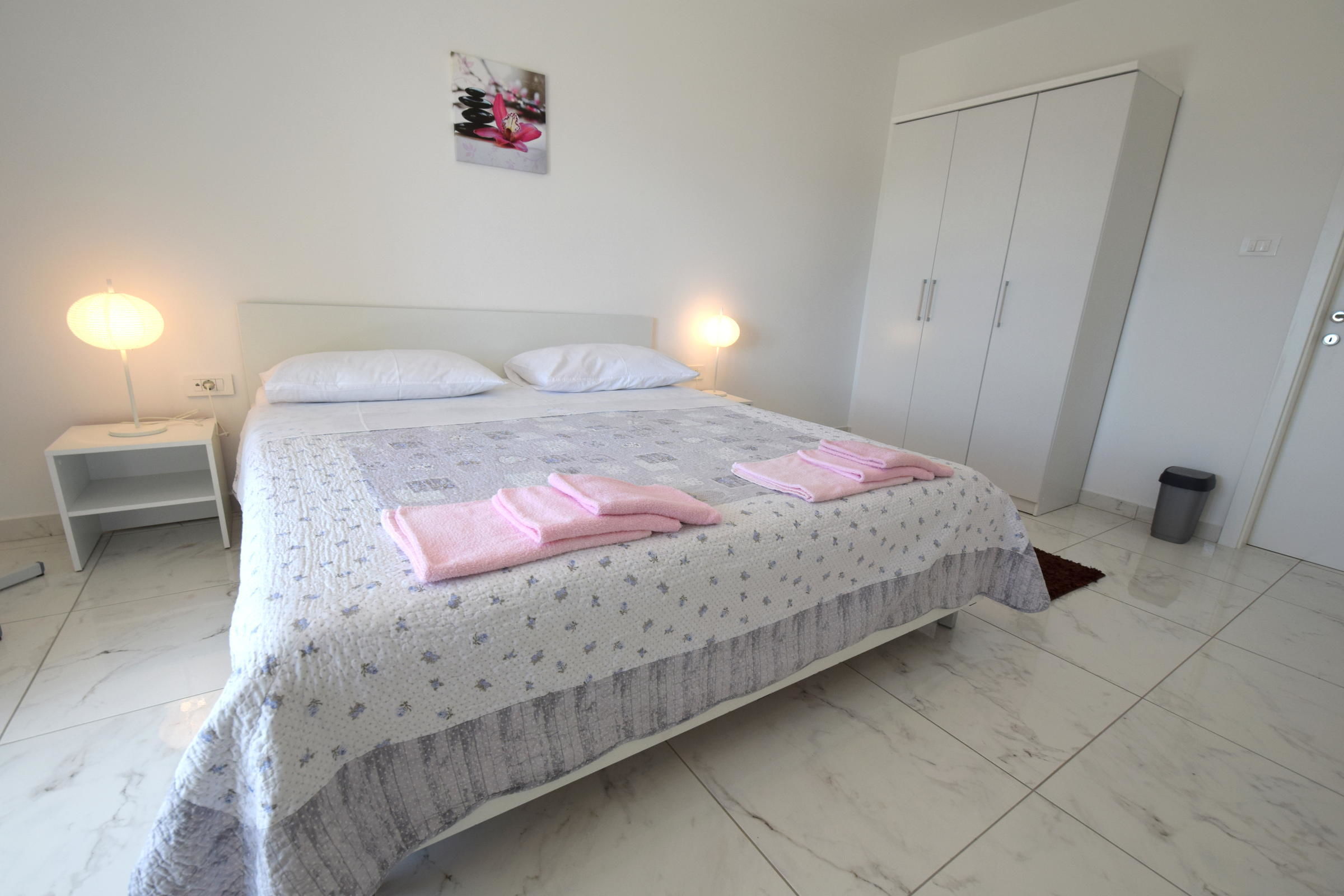 House Isabella 62163-A1