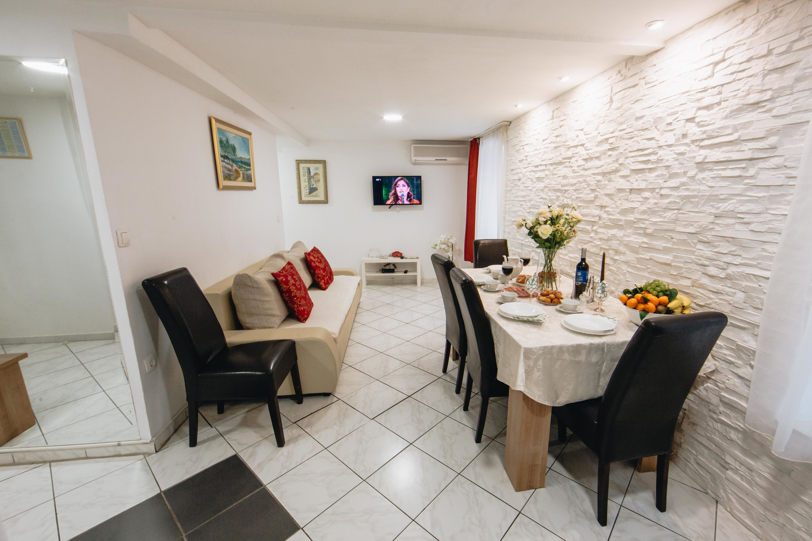 Apartment and Room Old town 38171-A1