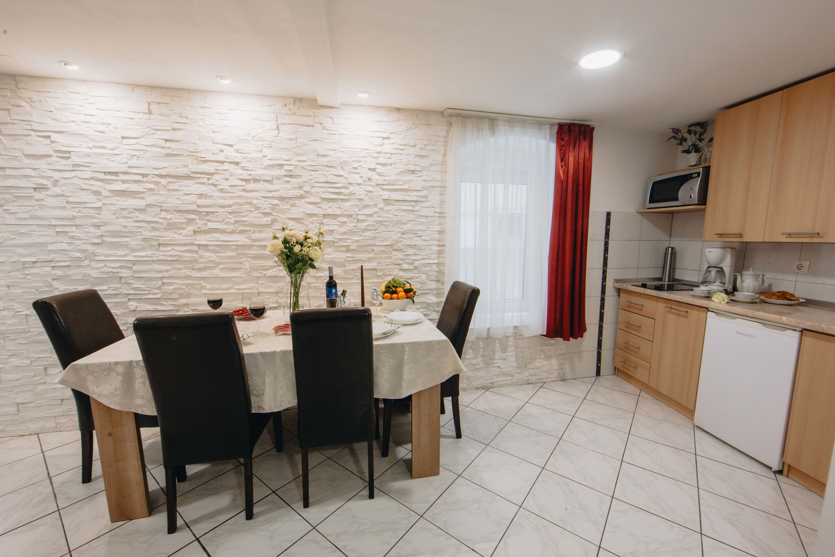 Apartment and Room Old town 38171-A1
