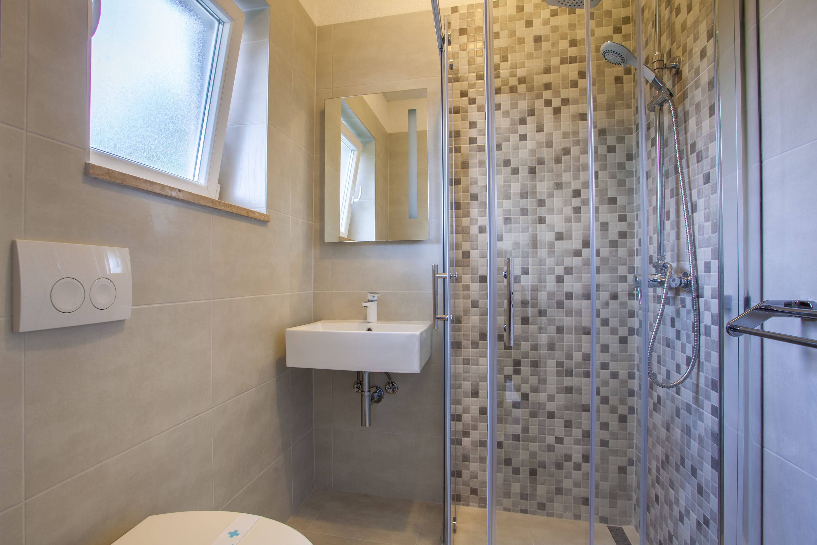 Apartments Gorast 12681-A1