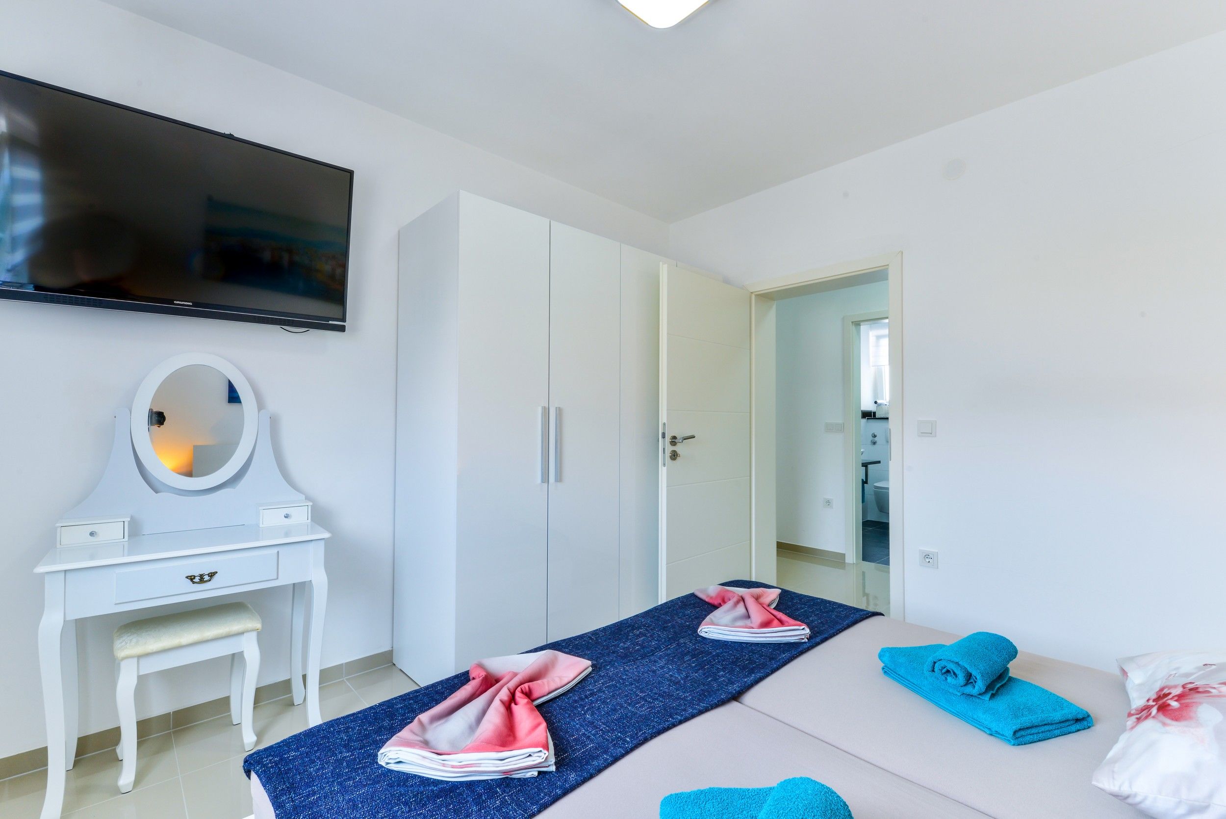 Apartments Olujic 50953-A1