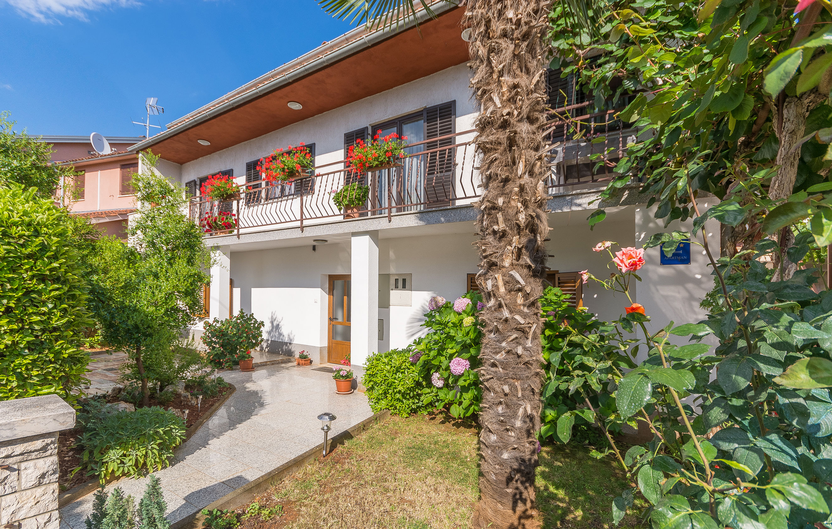Apartment Dorijana 48211-A1