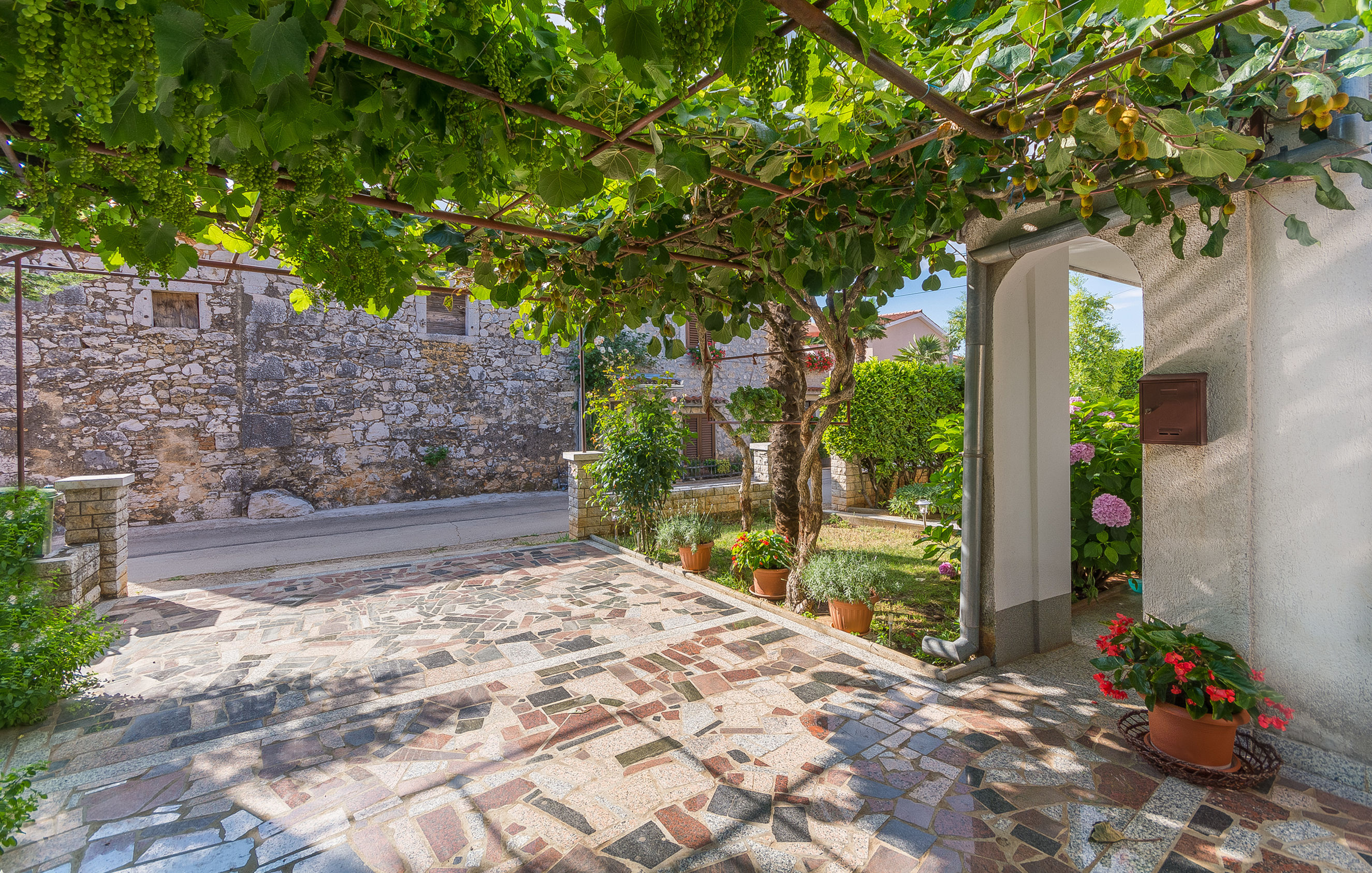 Apartment Dorijana 48211-A1