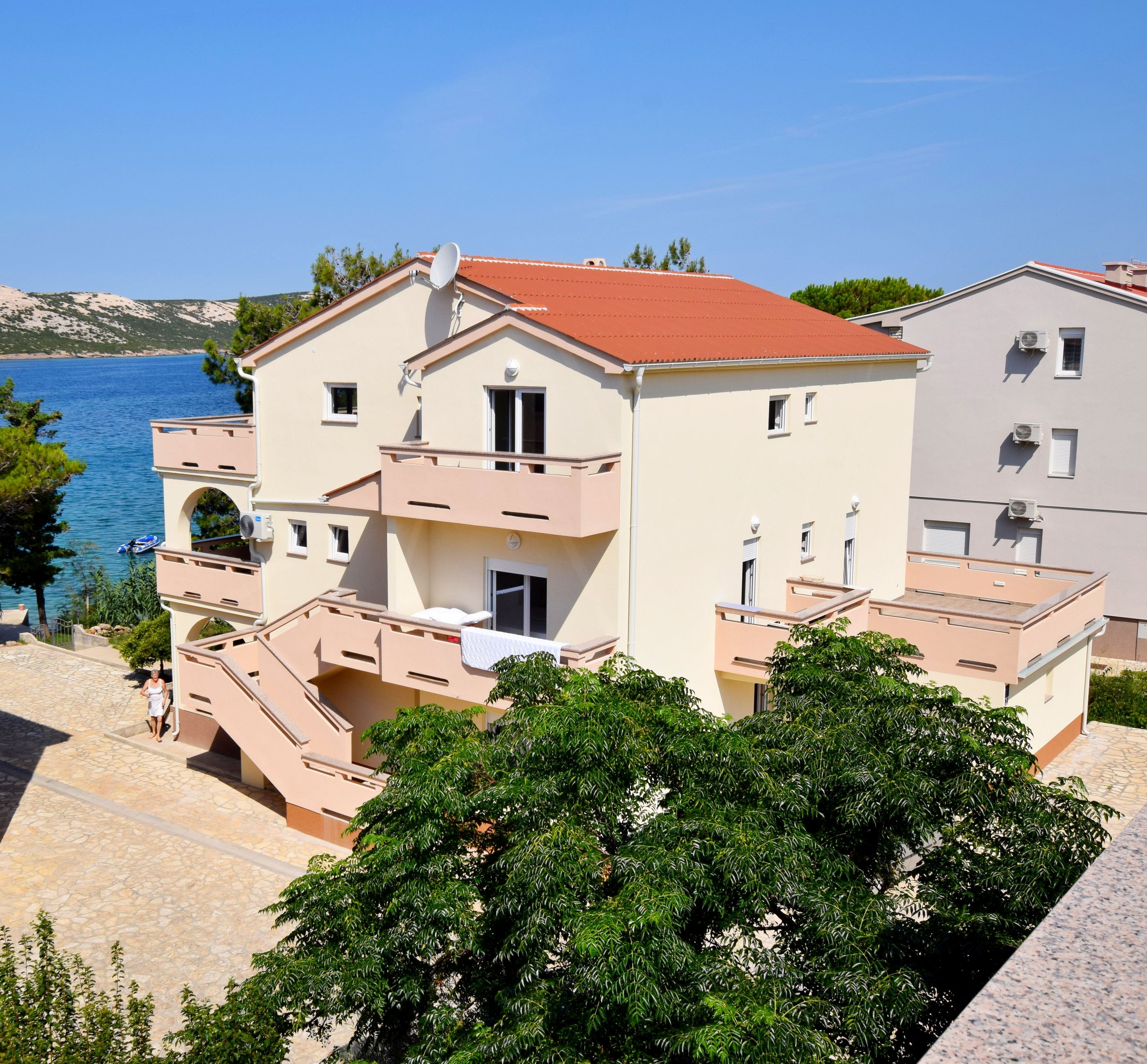 Apartments A-Z 55061-A2