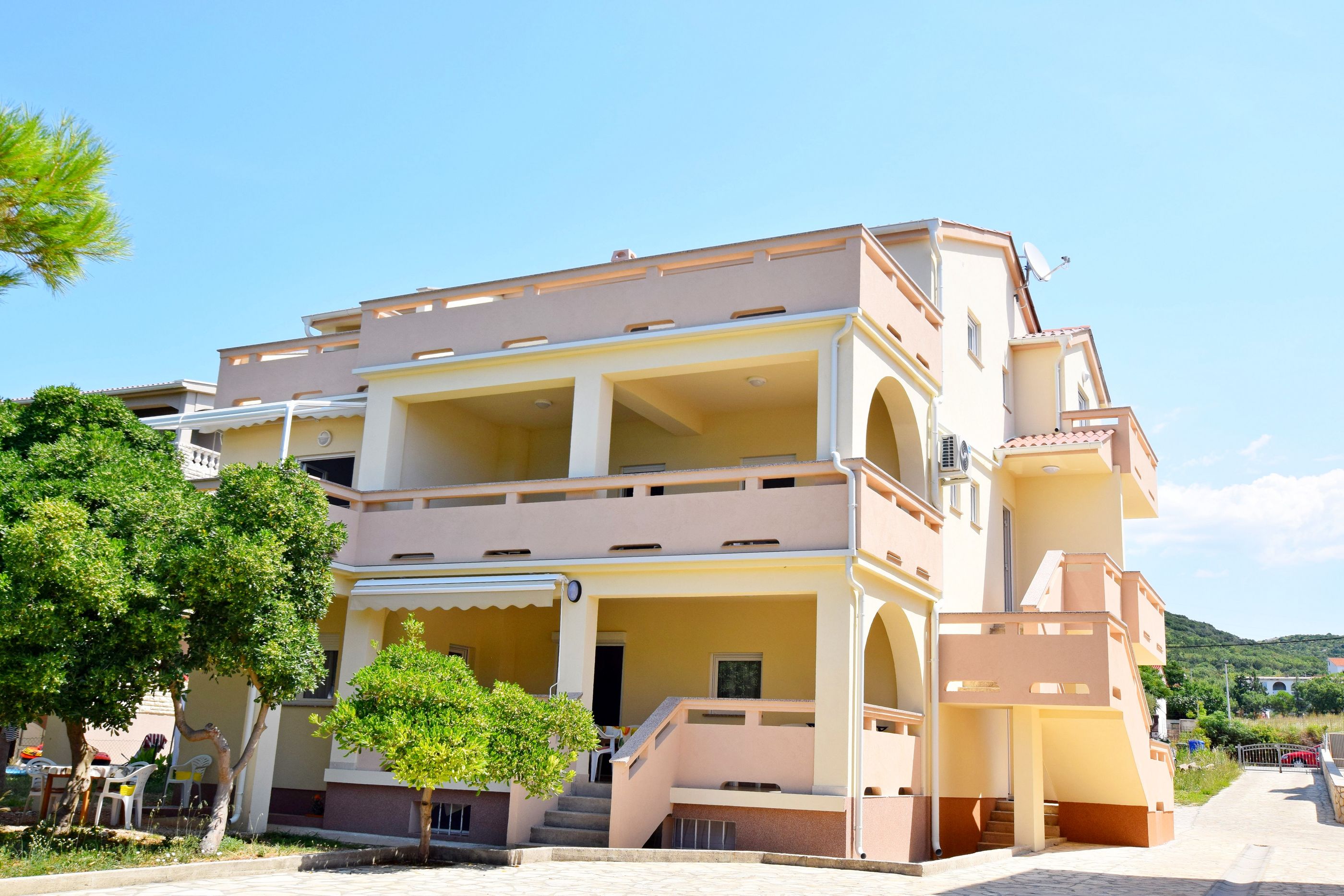 Apartments A-Z 55061-A2