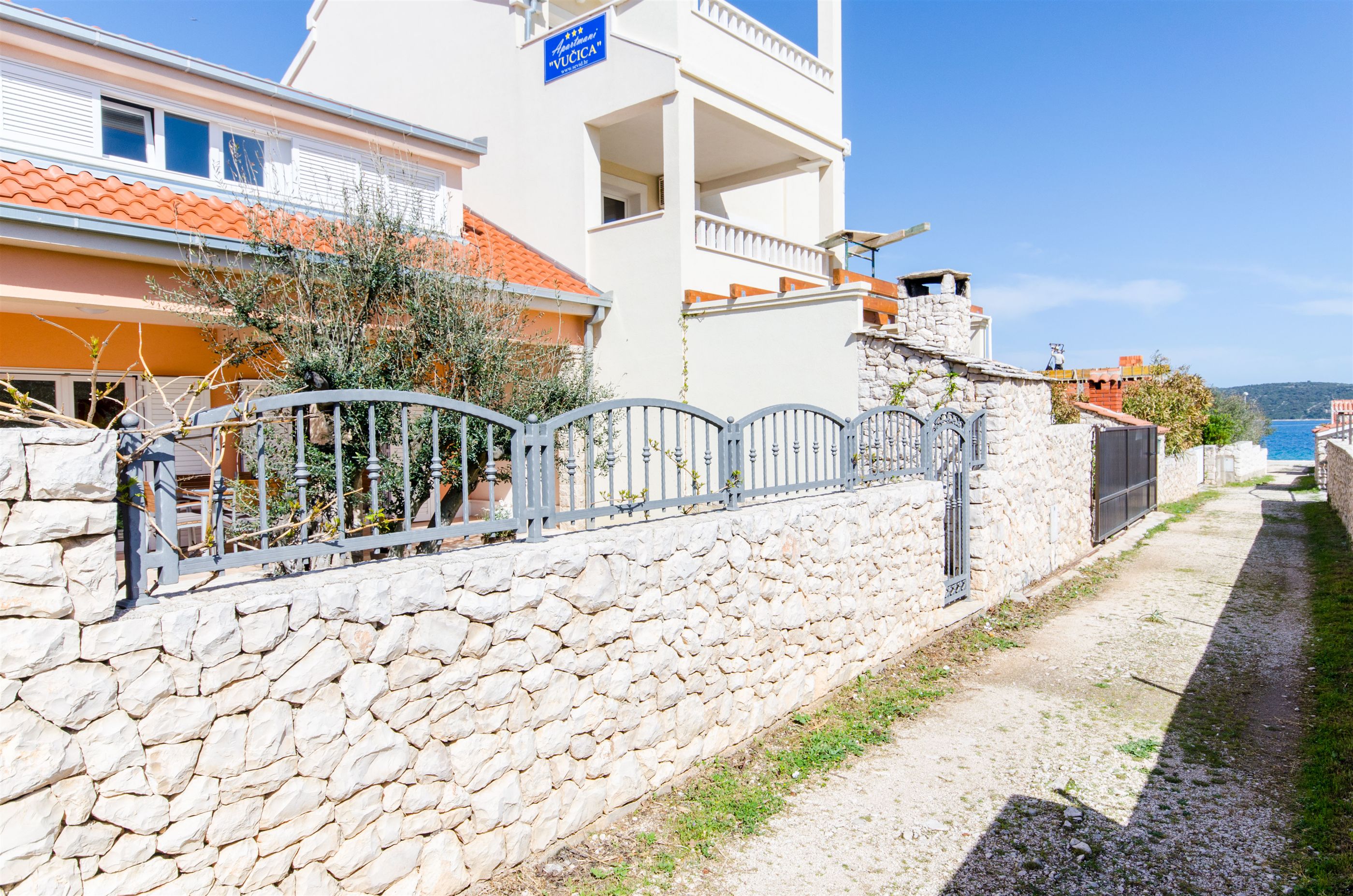 House Nikolina 48561-K1